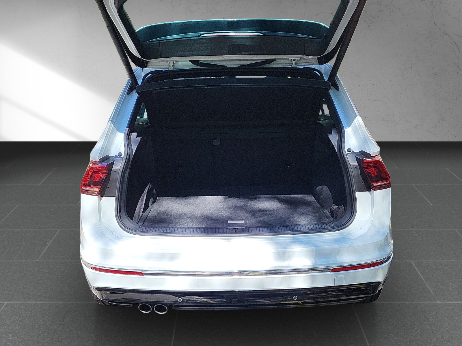 VW Tiguan Highline R-Line 2.0TDI 190PS DSG 4Motion-image-17