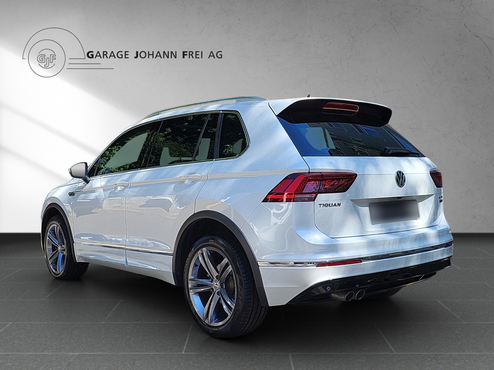 VW Tiguan Highline R-Line 2.0TDI 190PS DSG 4Motion-showroom-element-2