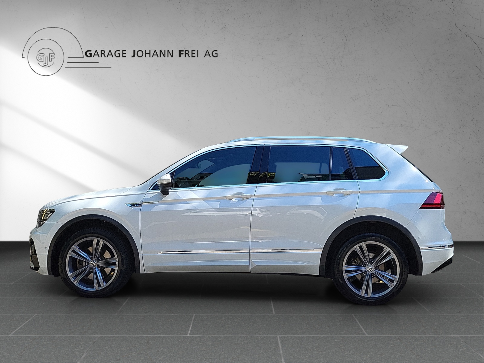 VW Tiguan Highline R-Line 2.0TDI 190PS DSG 4Motion-showroom-element-1