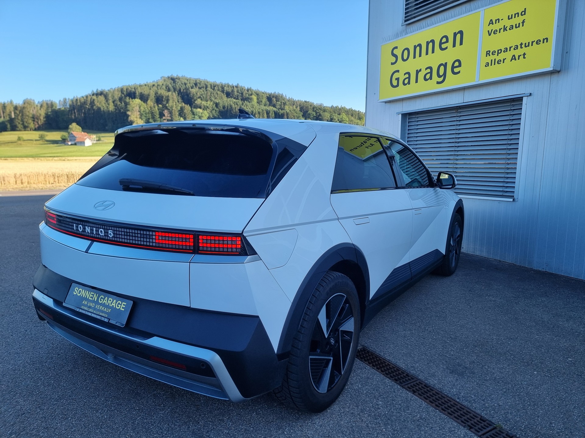 HYUNDAI Ioniq 5 84 kWh Amplia 2WD-image-13