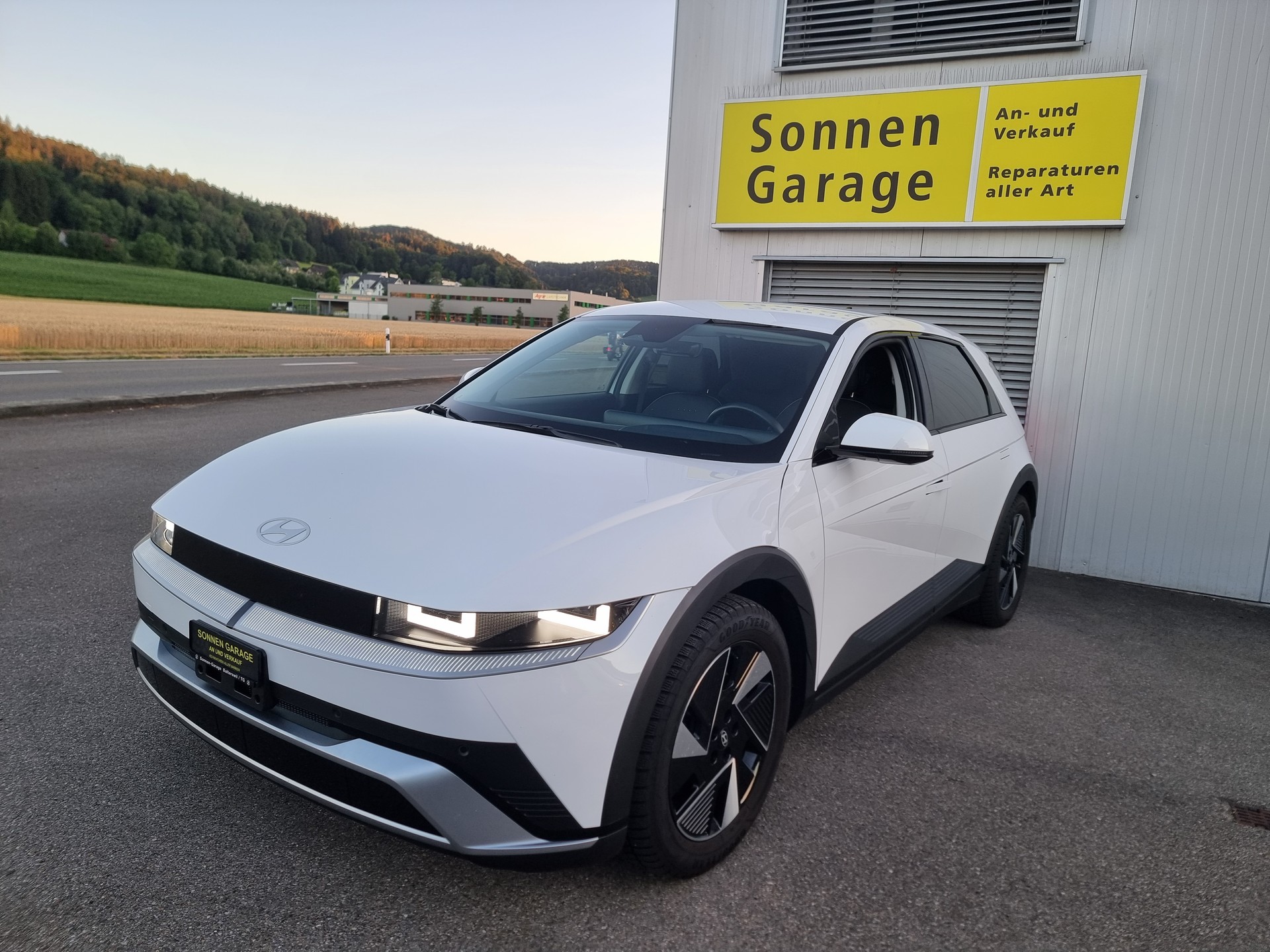 HYUNDAI Ioniq 5 84 kWh Amplia 2WD-image-1
