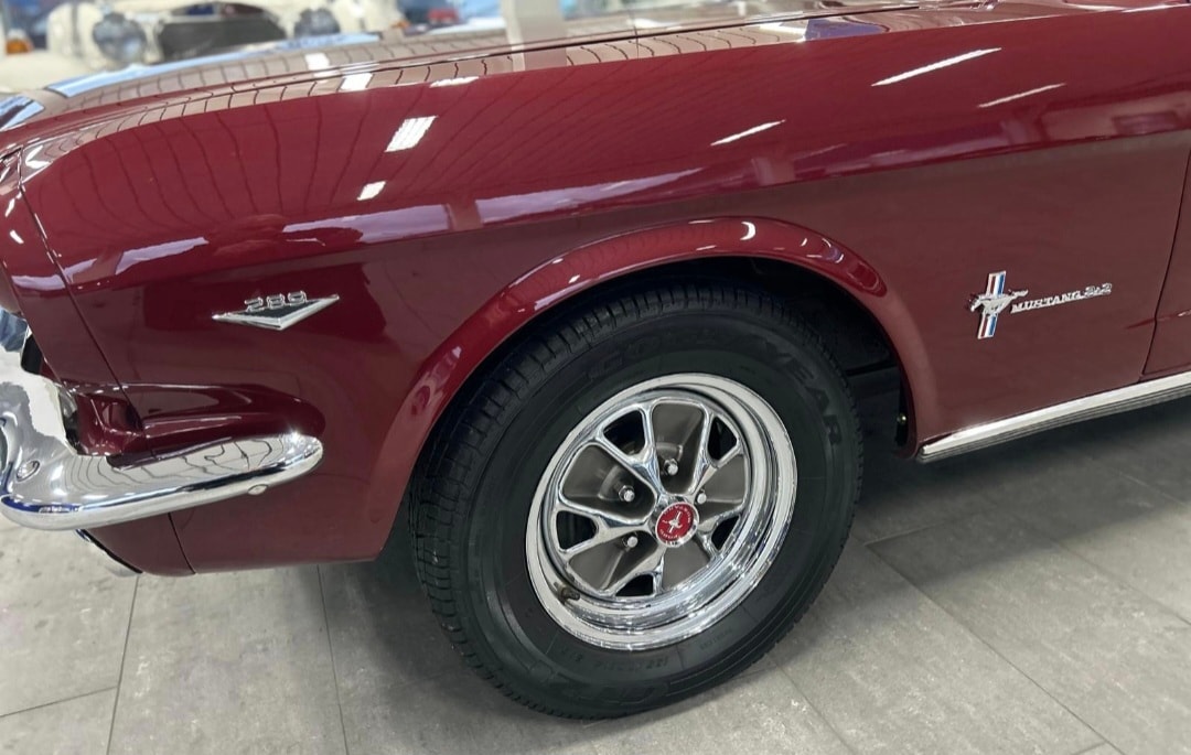 FORD Fastback-showroom-element-3