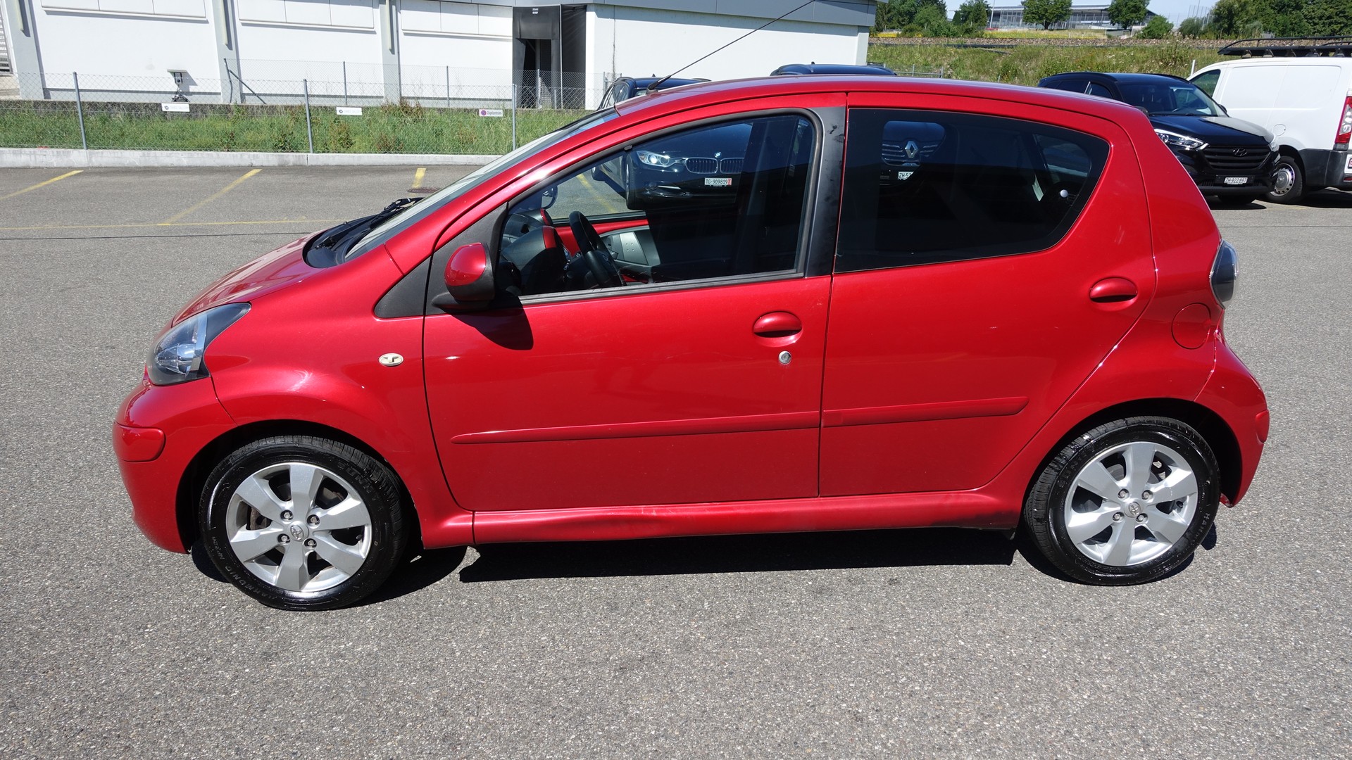 TOYOTA Aygo 1.0 Linea Luna Red-image-3
