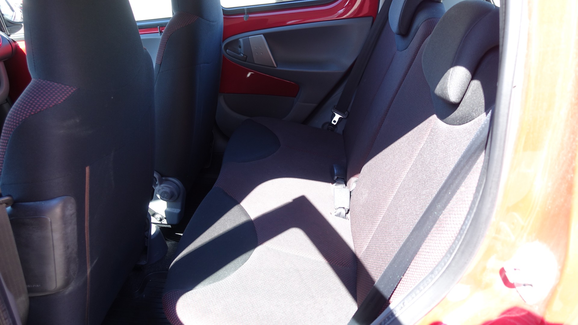 TOYOTA Aygo 1.0 Linea Luna Red-image-4