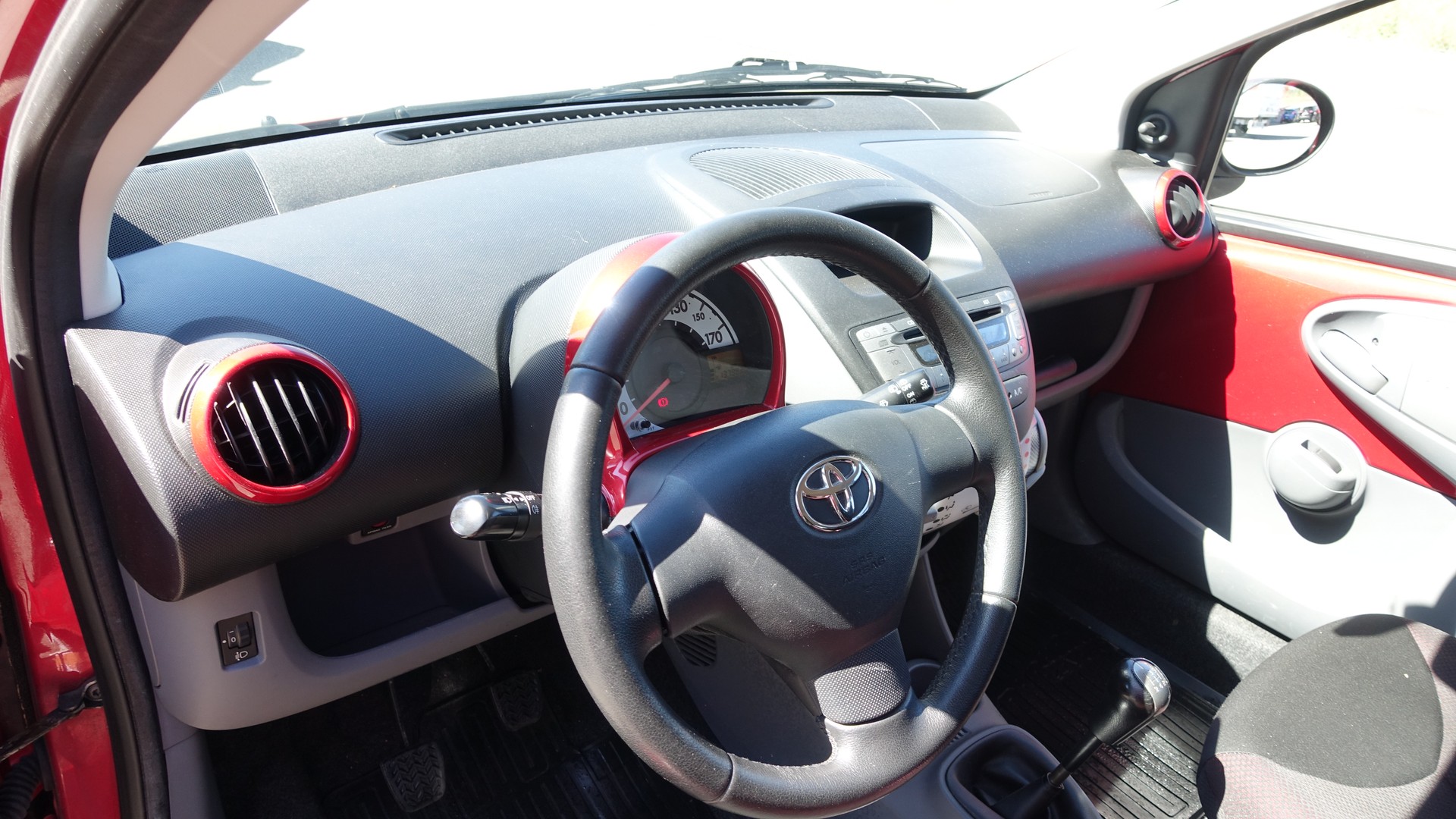 TOYOTA Aygo 1.0 Linea Luna Red-image-7