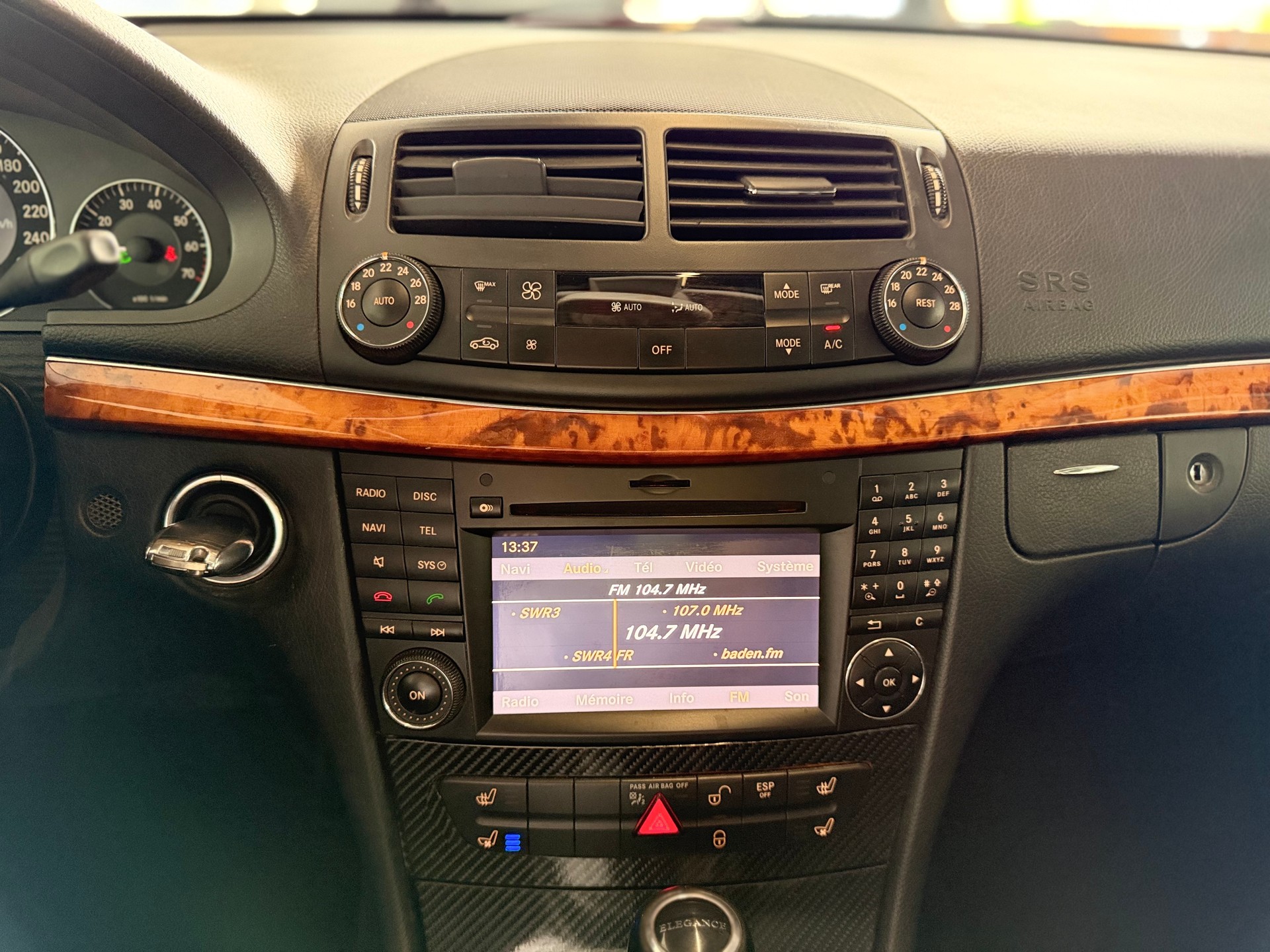 MERCEDES-BENZ E 350 Elégance 4Matic Automatic-image-13