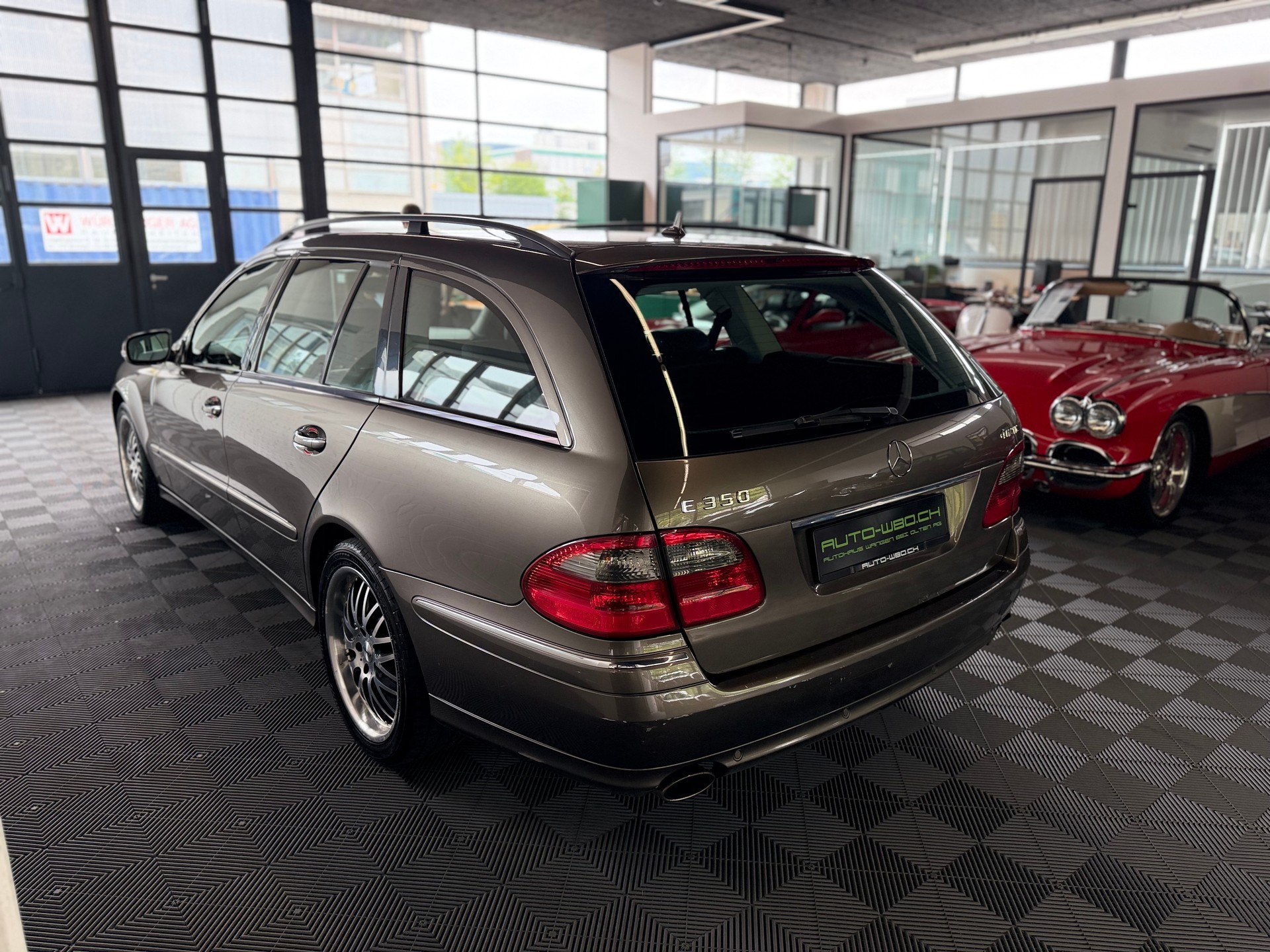 MERCEDES-BENZ E 350 Elégance 4Matic Automatic-image-4
