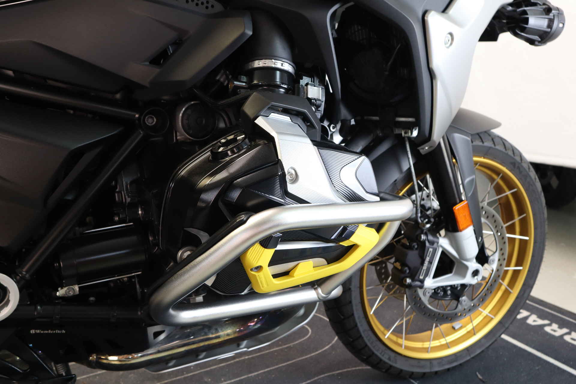 BMW R 1250 GS Edition 40 Years GS-image-4