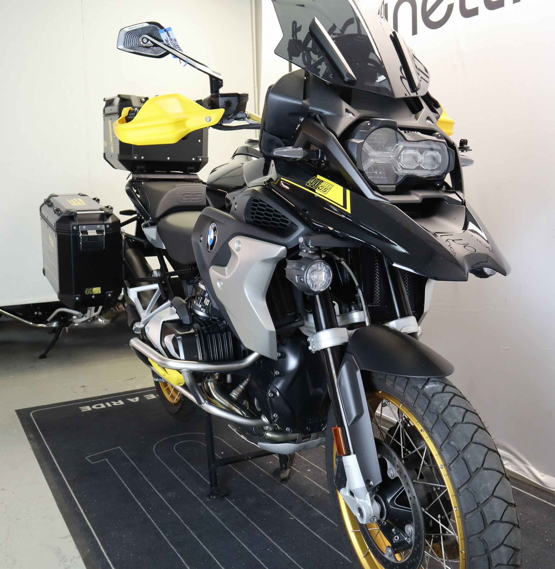 BMW R 1250 GS Edition 40 Years GS-image-3