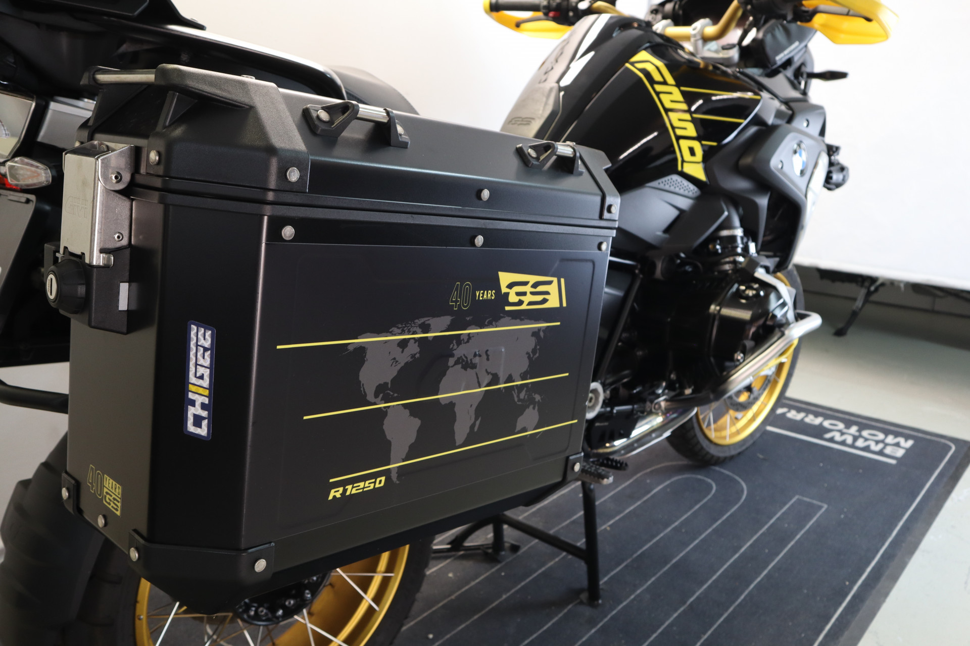 BMW R 1250 GS Edition 40 Years GS-image-6