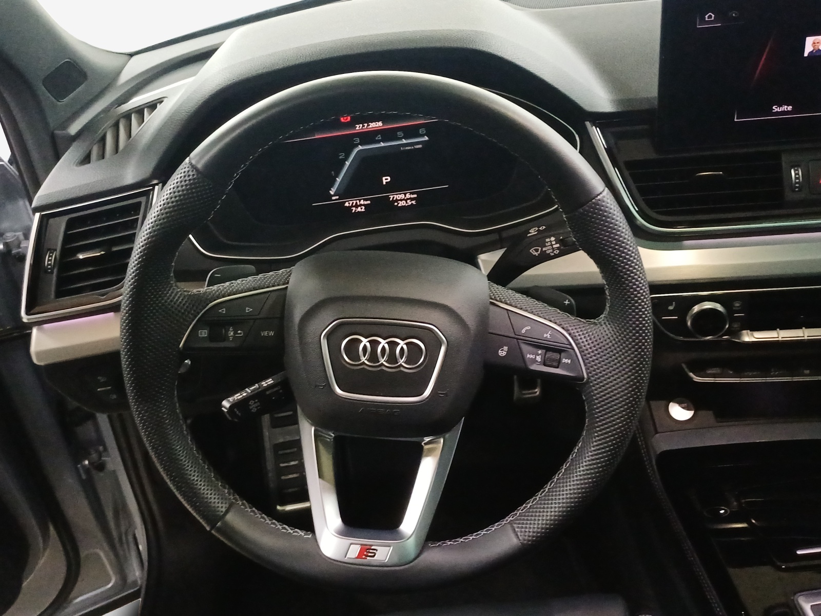AUDI Q5 Sportback 40 TDI S line quattro S-tronic-image-9