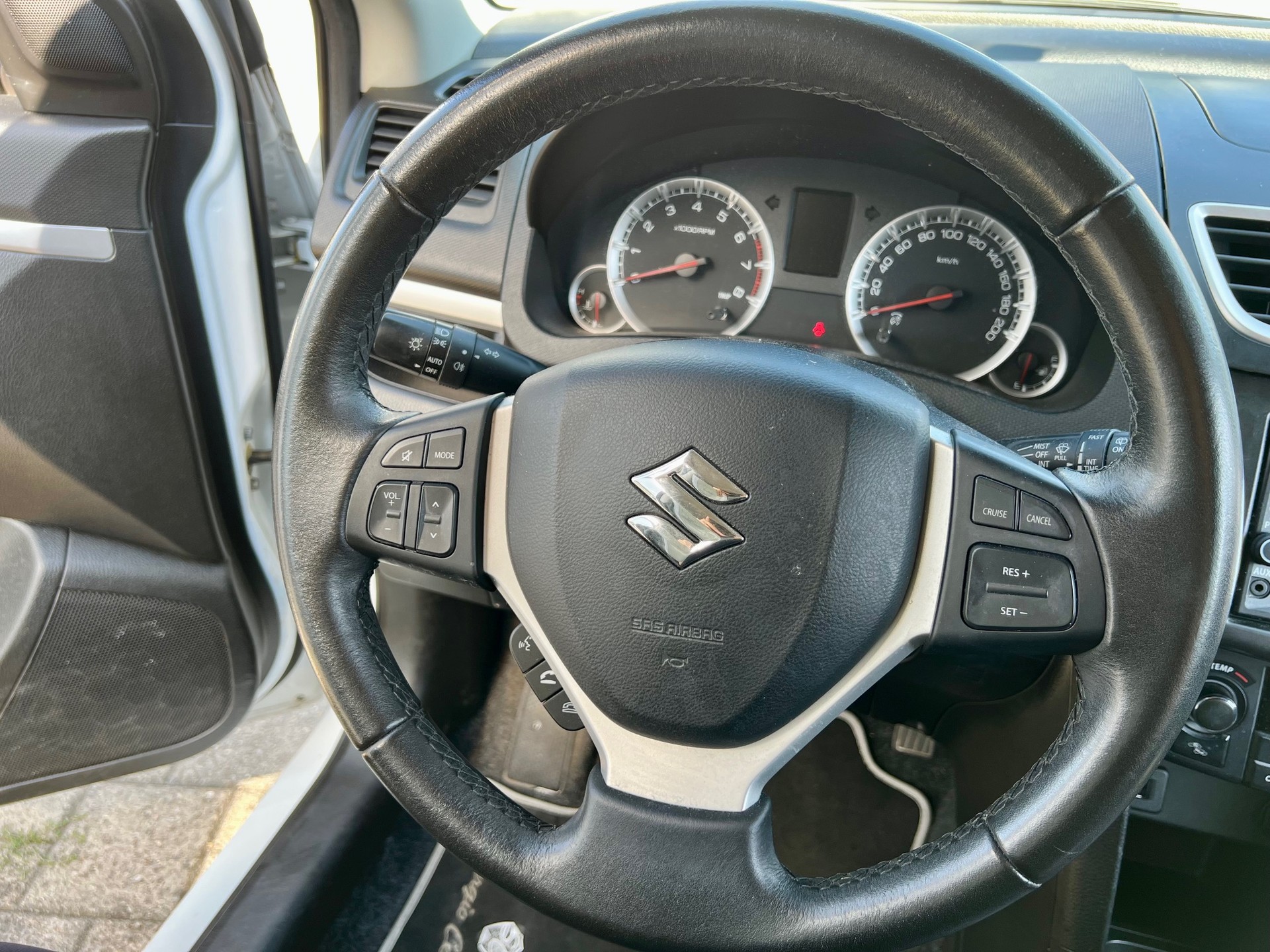SUZUKI Swift 1.2i 16V Sergio Cellano Automatic-image-9