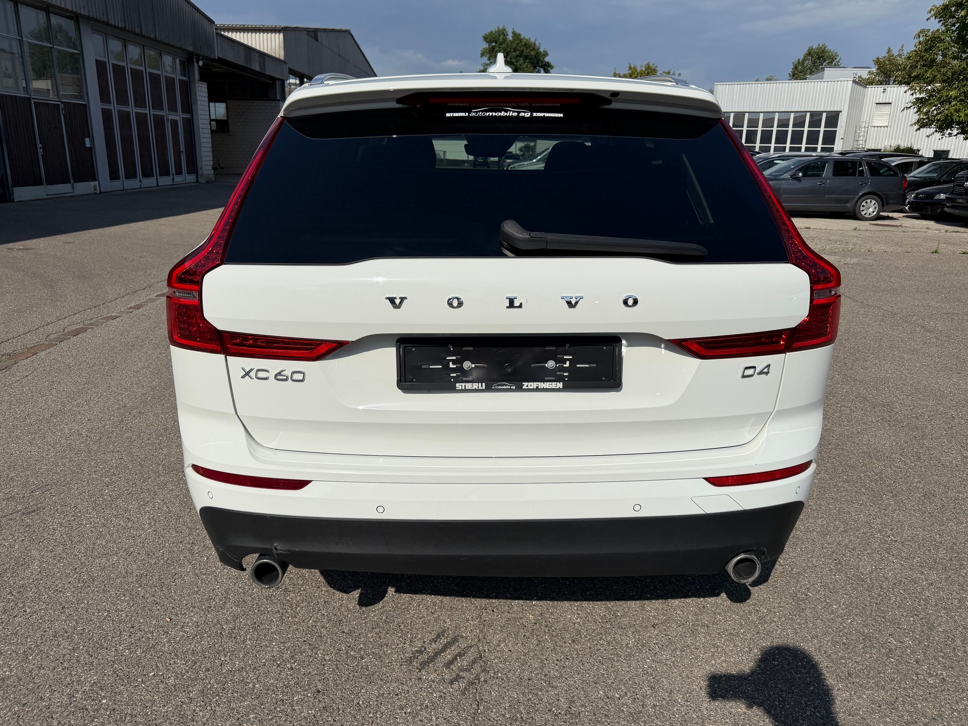 VOLVO XC60 D4 Momentum Geartronic-image-4