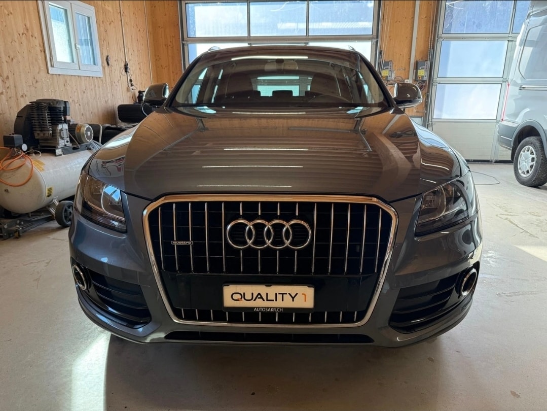 AUDI Q5 2.0 TDI quattro S-tronic-showroom-element-1
