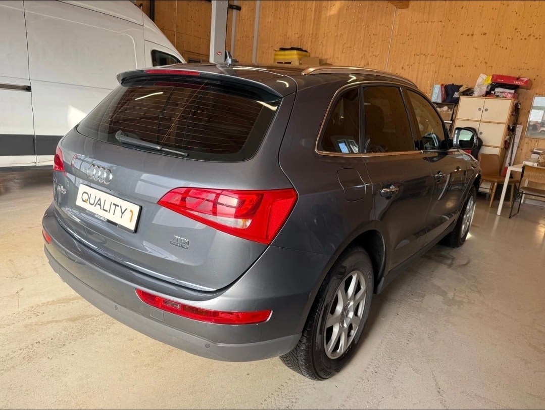 AUDI Q5 2.0 TDI quattro S-tronic-showroom-element-3