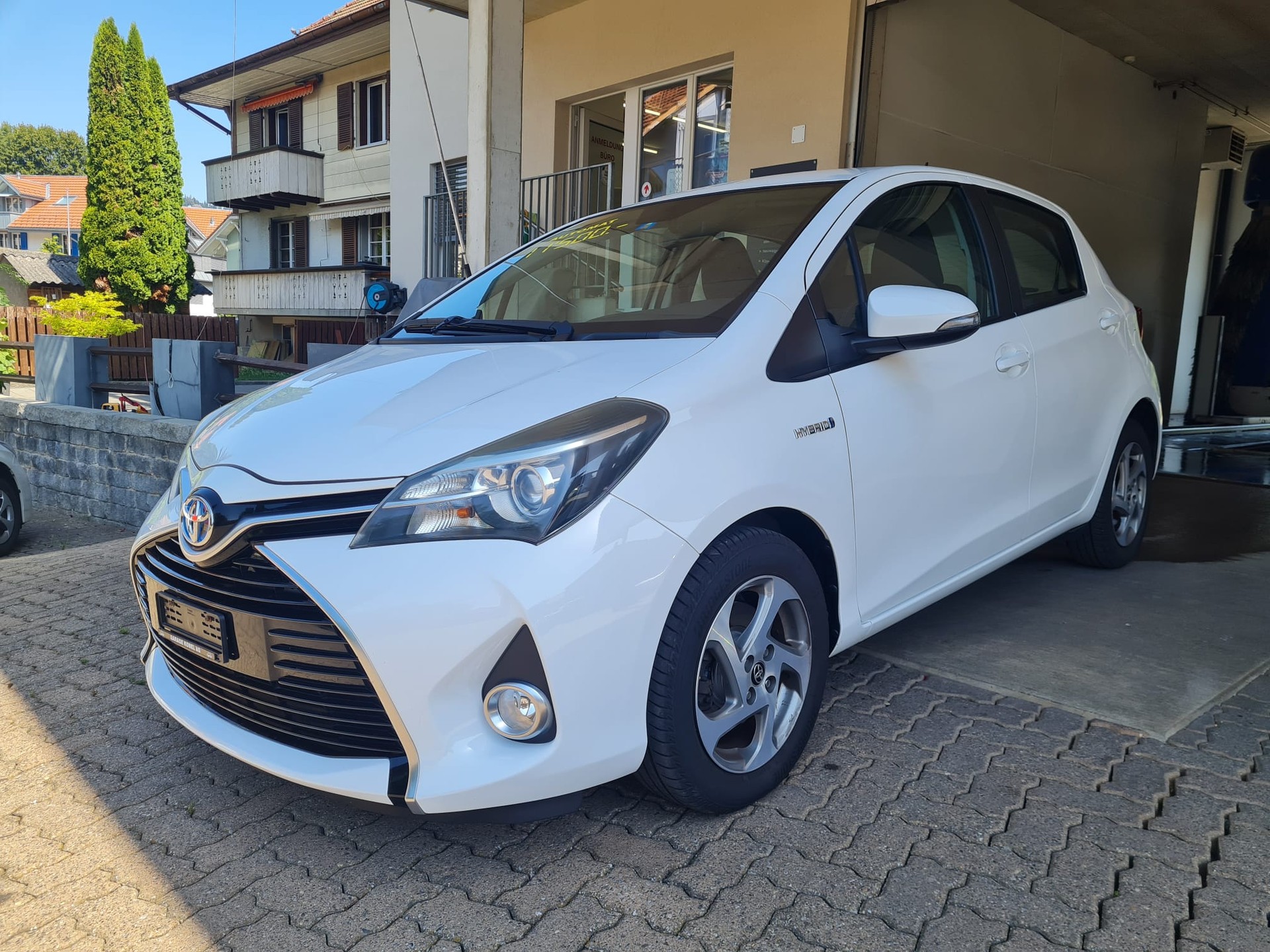 TOYOTA Yaris 1.5 VVT-i Hybrid Trend e-CVT