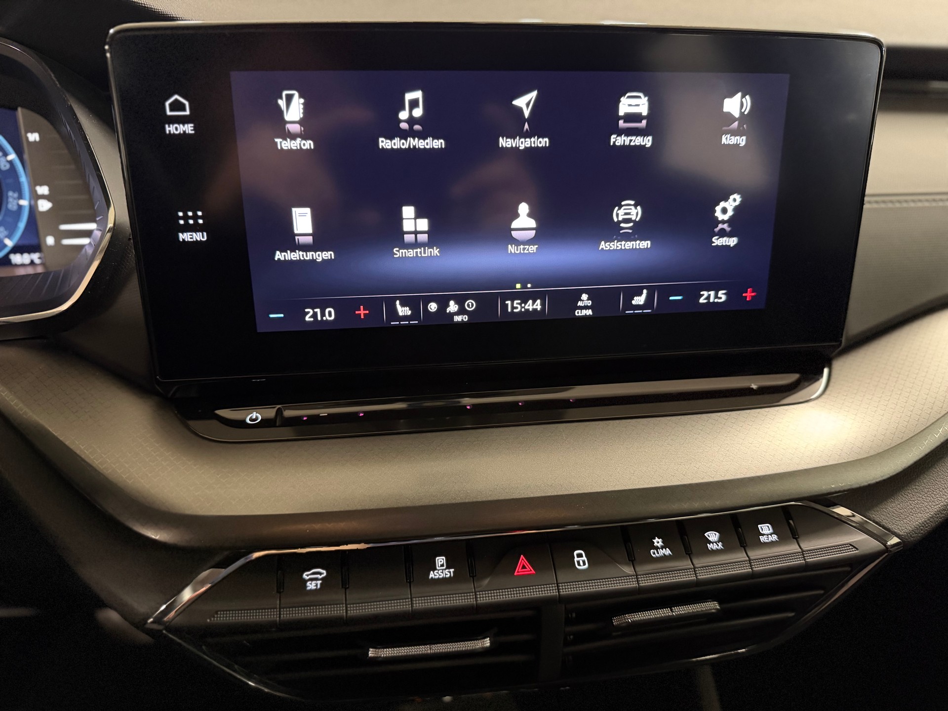 SKODA Octavia Combi 2.0 TDI Ambition 4x4 DSG-image-14