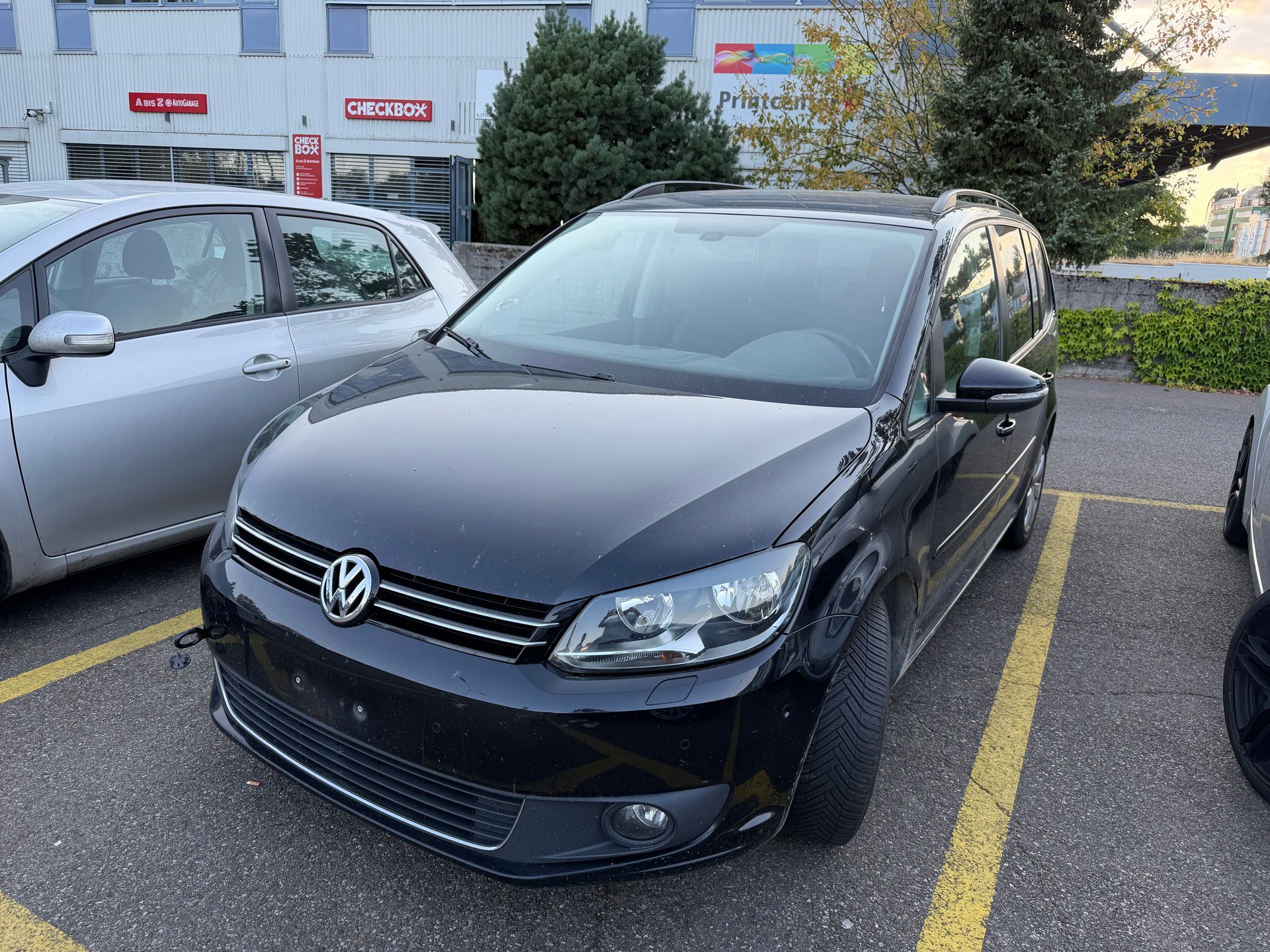 VW Touran 1.4 TSI Highline DSG-showroom-element-1