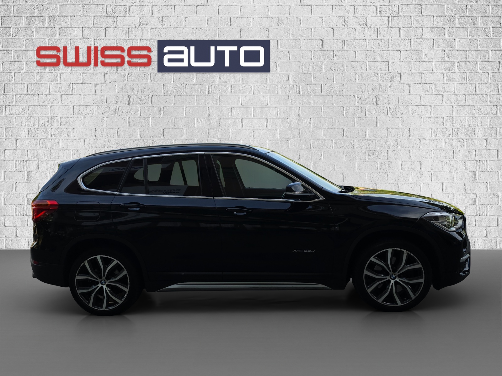 BMW X1 xDrive 25d xLine Steptronic-showroom-element-3