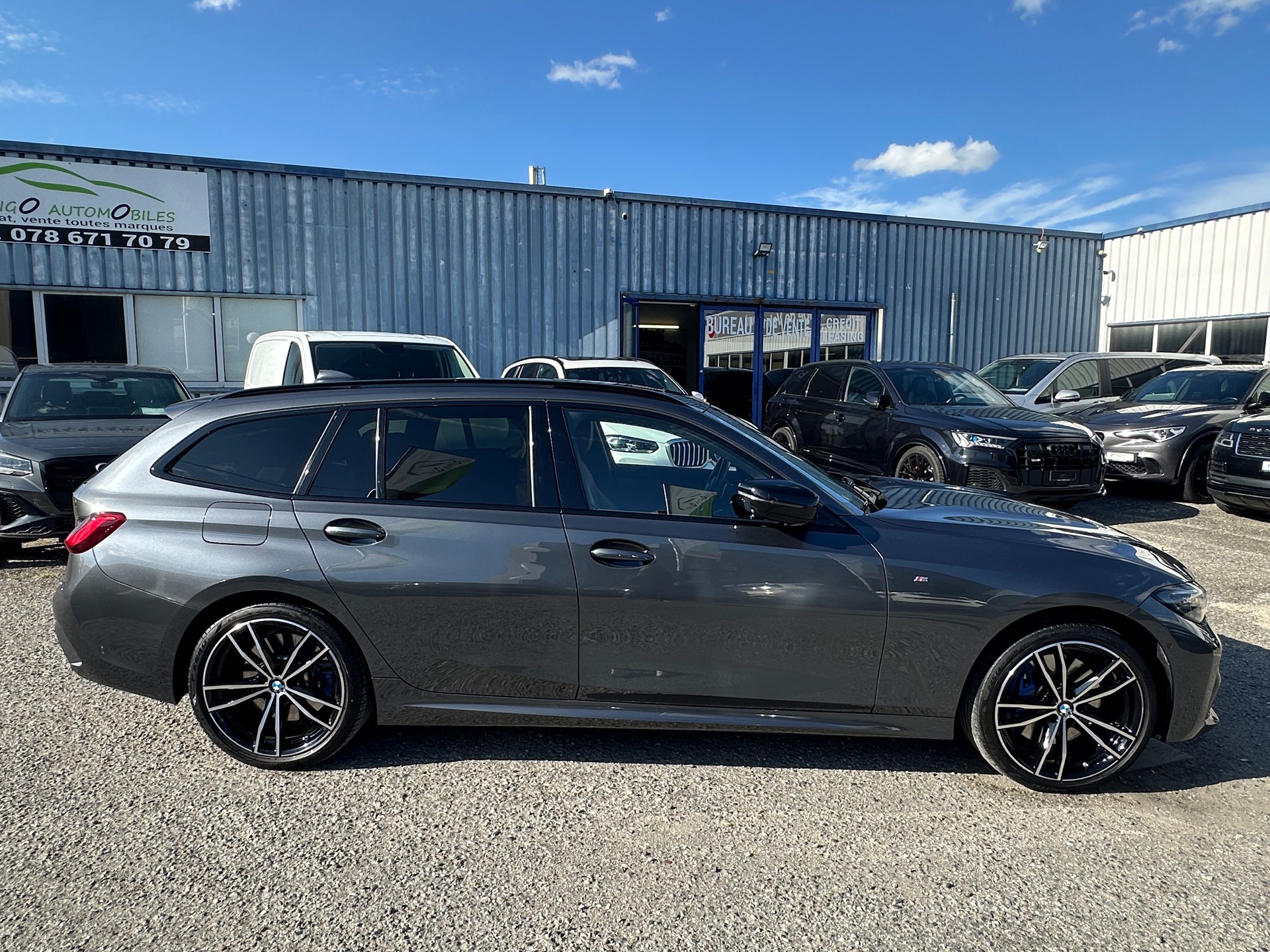 BMW 330e x DriveTouring M Sport Steptronic-showroom-element-2