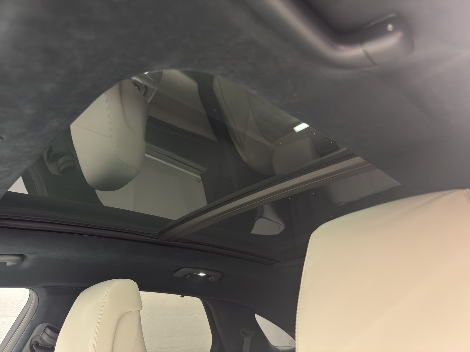 GENESIS GV70 Electrified Sport AWD-image-14