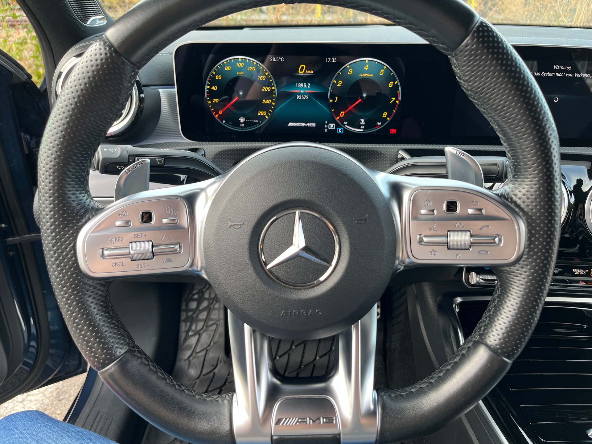 MERCEDES-BENZ A 35 AMG 4matic-image-5