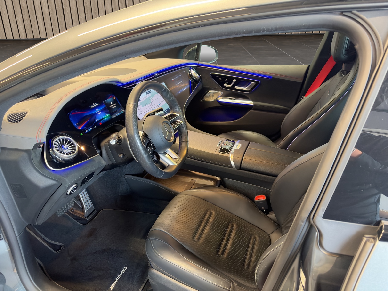 MERCEDES-BENZ EQE 53 AMG 4 Matic+-image-8