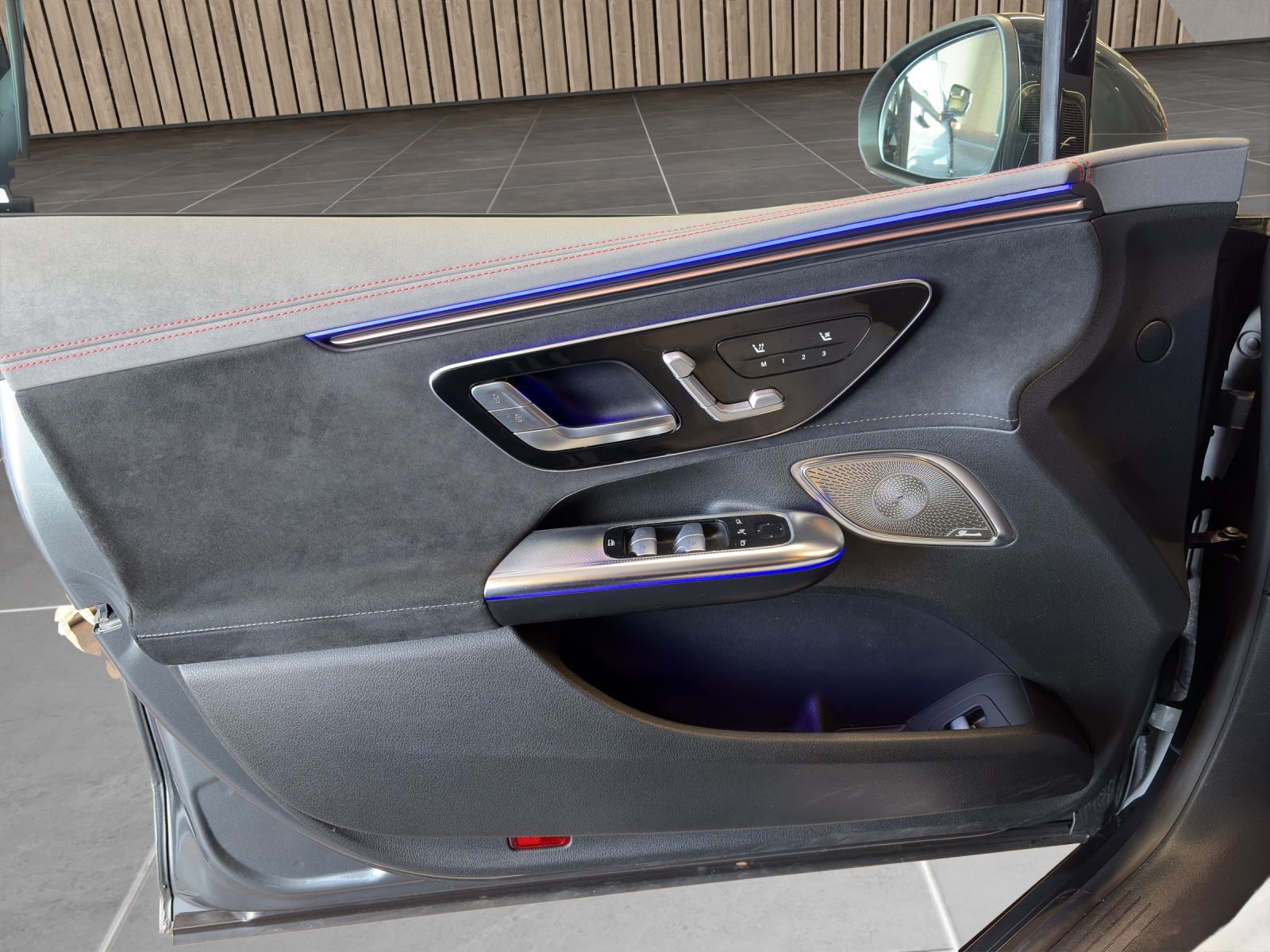 MERCEDES-BENZ EQE 53 AMG 4 Matic+-image-11