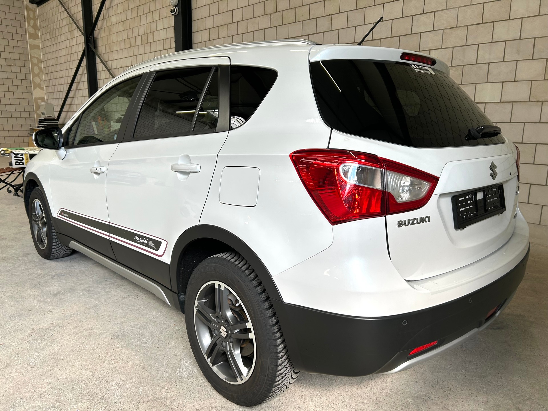 SUZUKI SX4 S-Cross 1.6 16V PizSulai 4WD CVT7-showroom-element-3