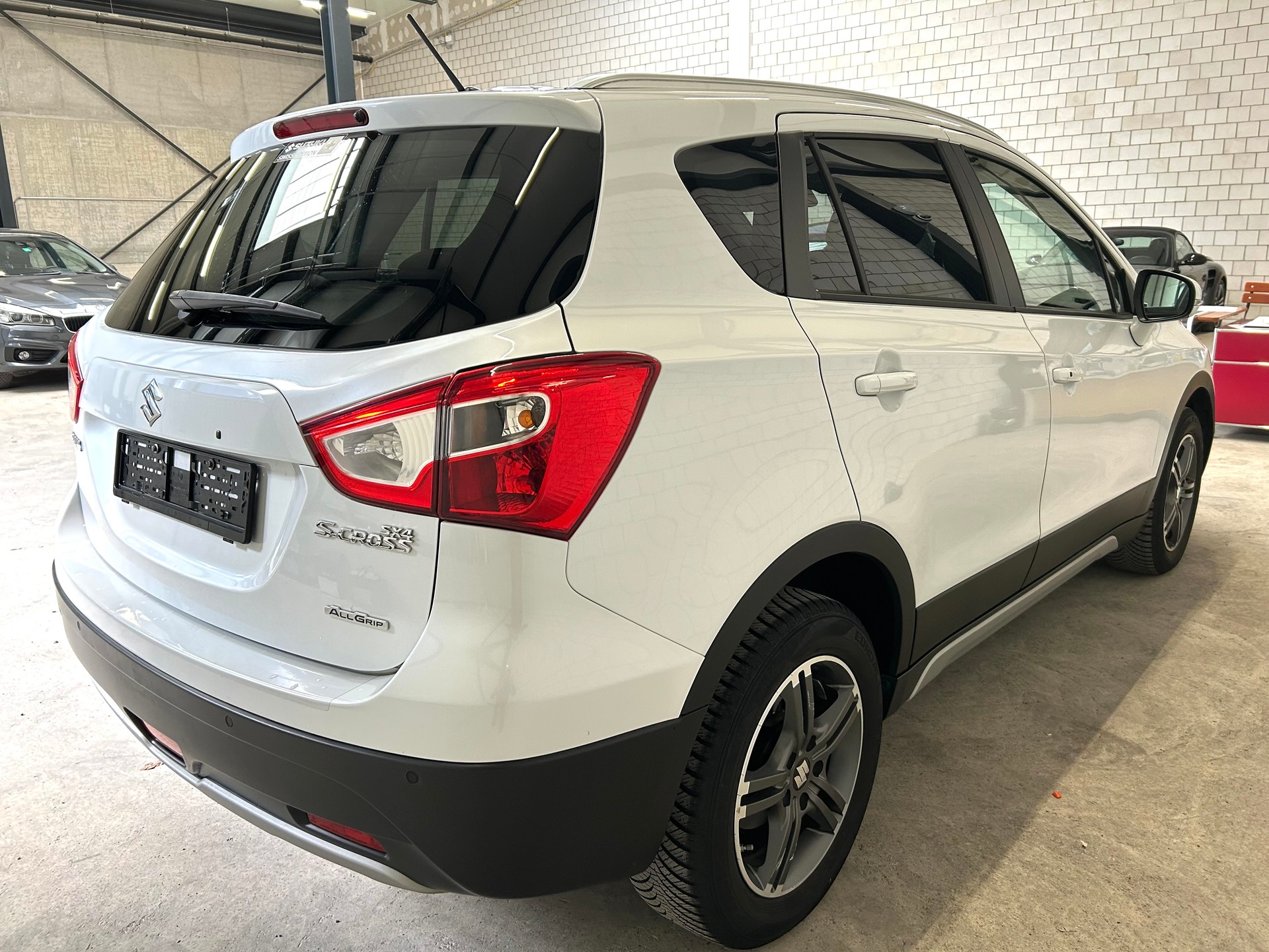 SUZUKI SX4 S-Cross 1.6 16V PizSulai 4WD CVT7-image-4