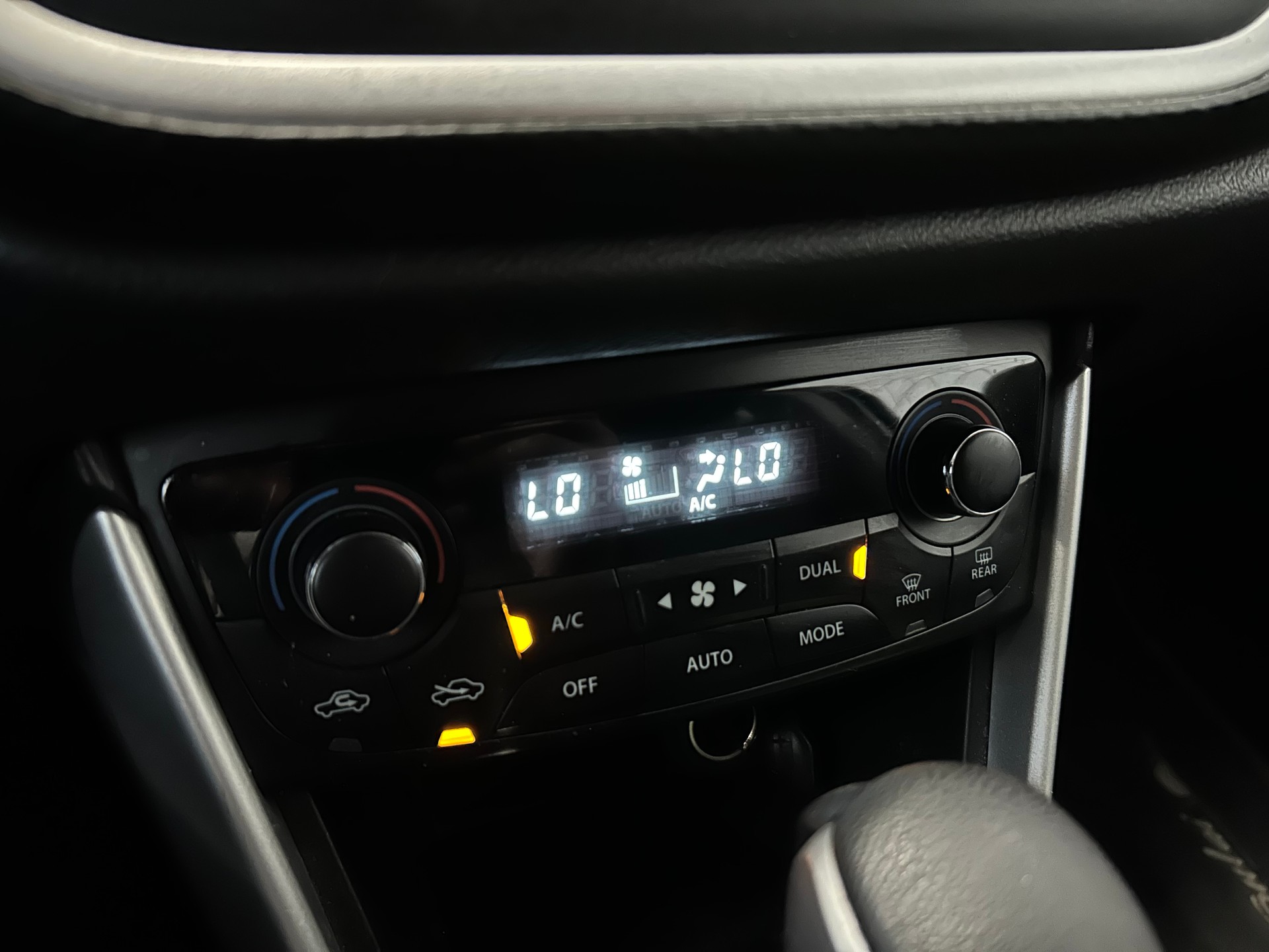 SUZUKI SX4 S-Cross 1.6 16V PizSulai 4WD CVT7-image-10