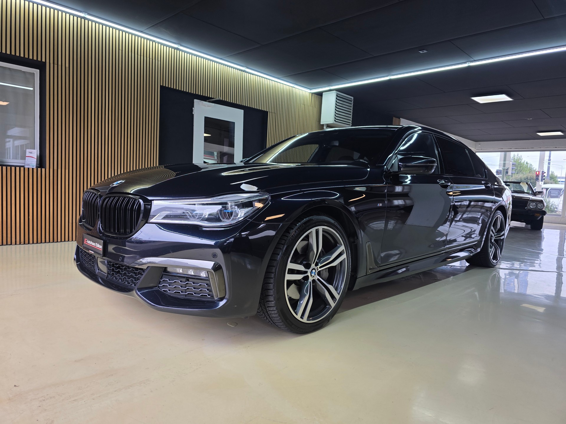 BMW 730Ld xDrive Steptronic M-Sport-showroom-element-2