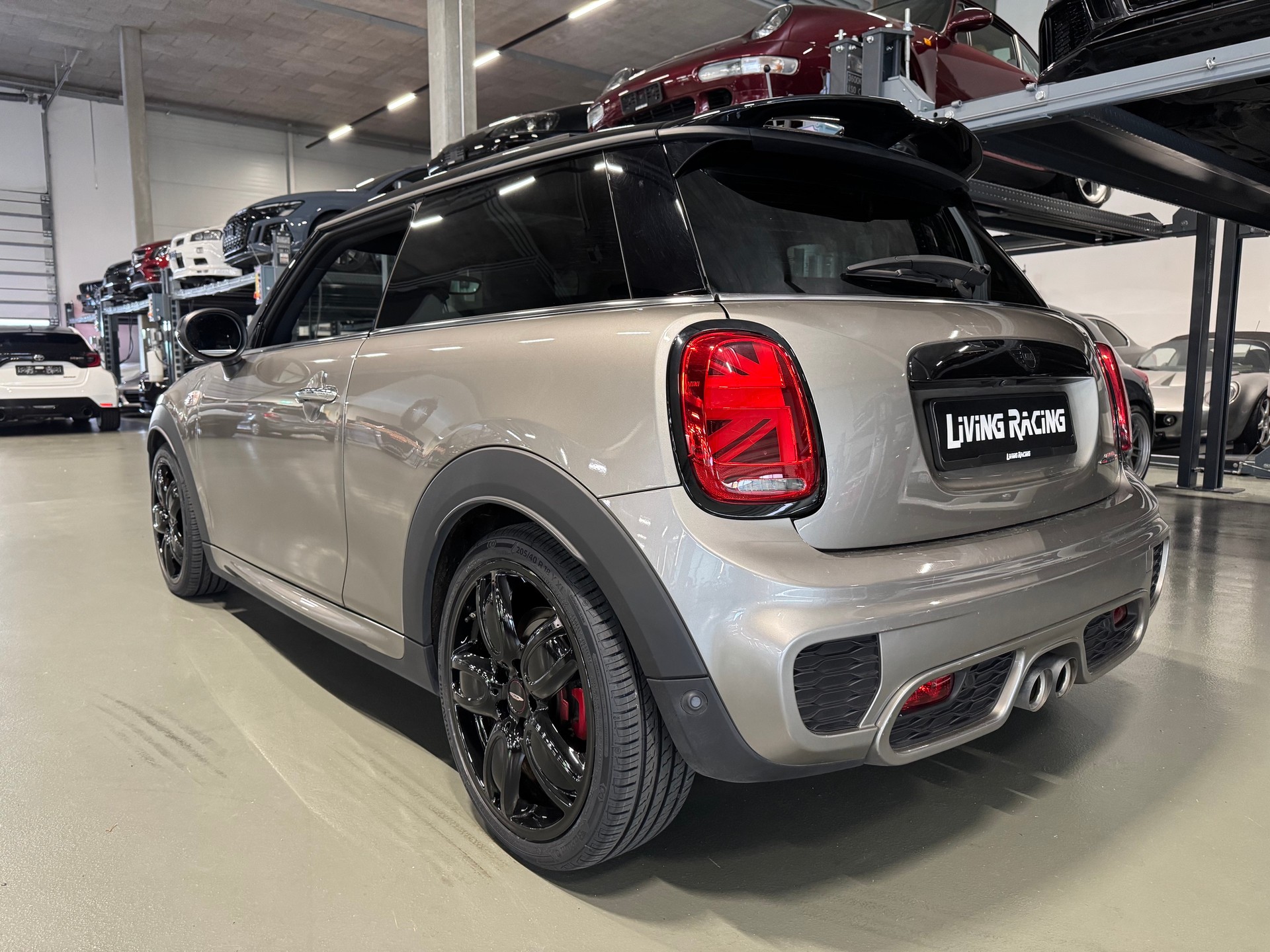 MINI Cooper John Cooper Works DKG-showroom-element-2