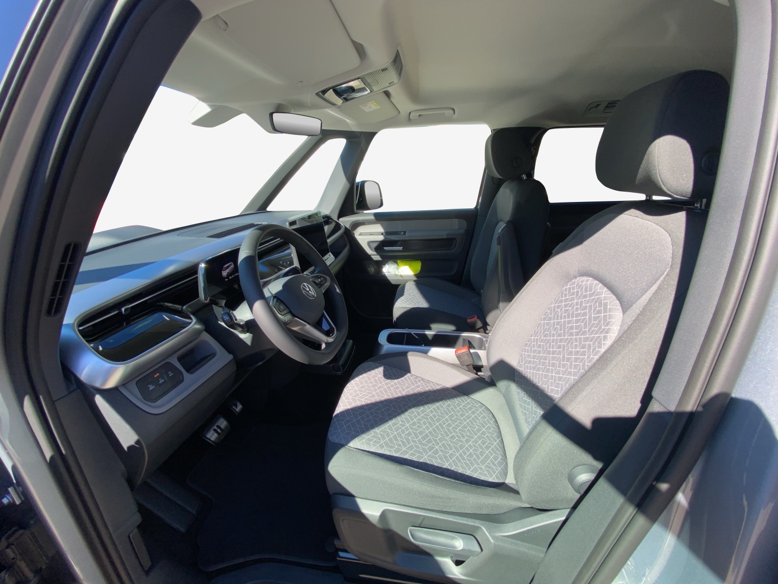 VW ID.Buzz LWB Pro 4 Motion-image-7