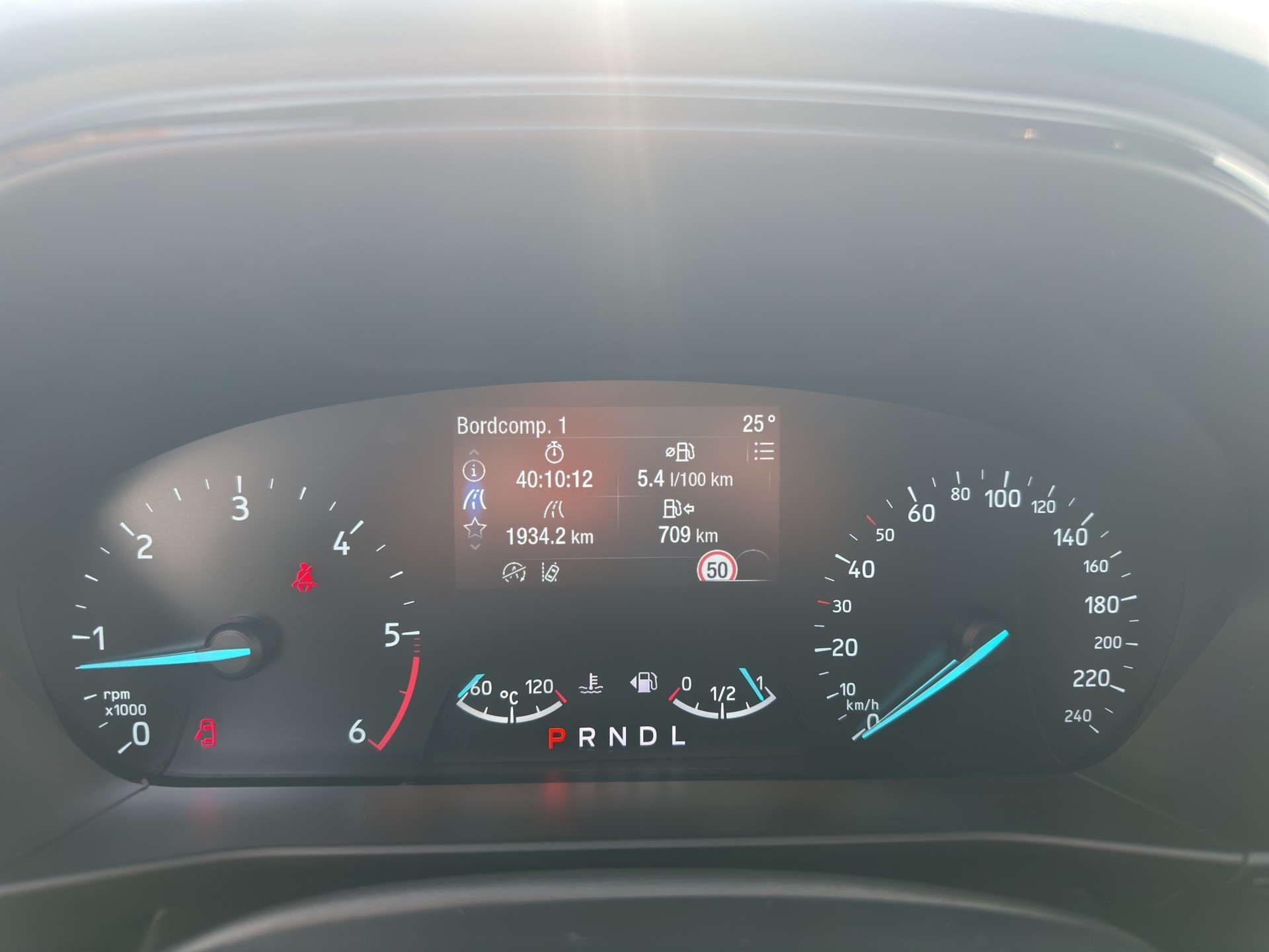 FORD Focus 1.5 TDCi EcoBlue ST-Line Automatic-image-10