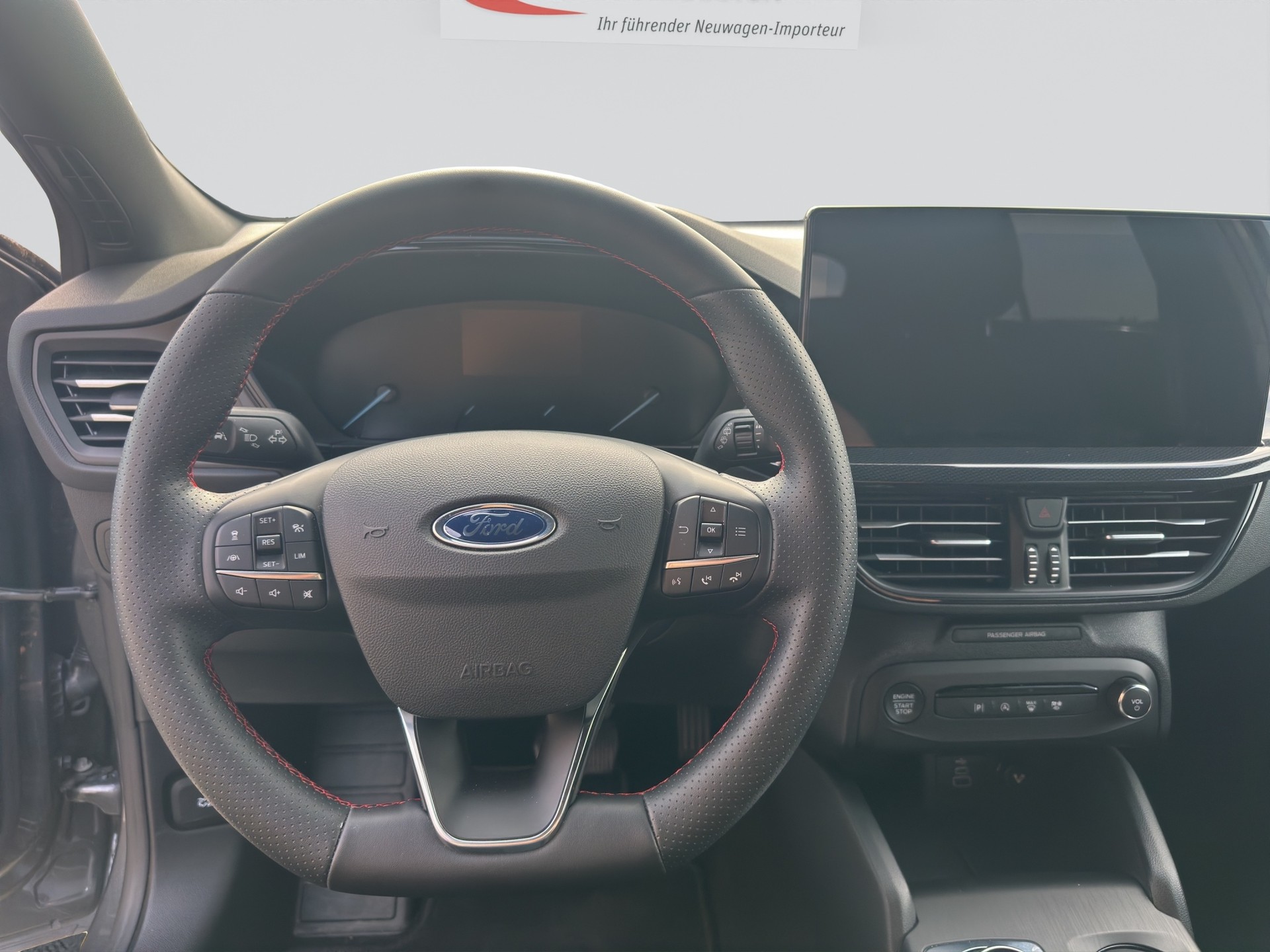 FORD Focus 1.5 TDCi EcoBlue ST-Line Automatic-image-9