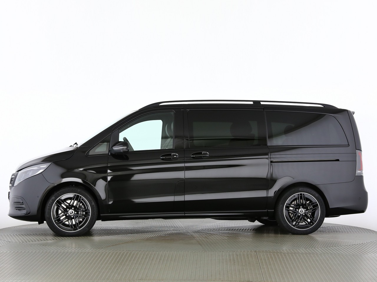 MERCEDES-BENZ V 300 d lang 4Matic Swiss Edition 9G-Tronic-showroom-element-1