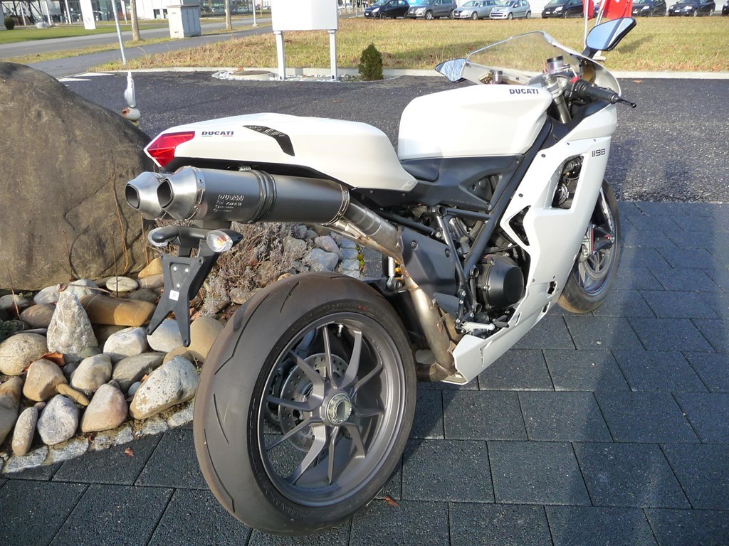 DUCATI 1198-showroom-element-1