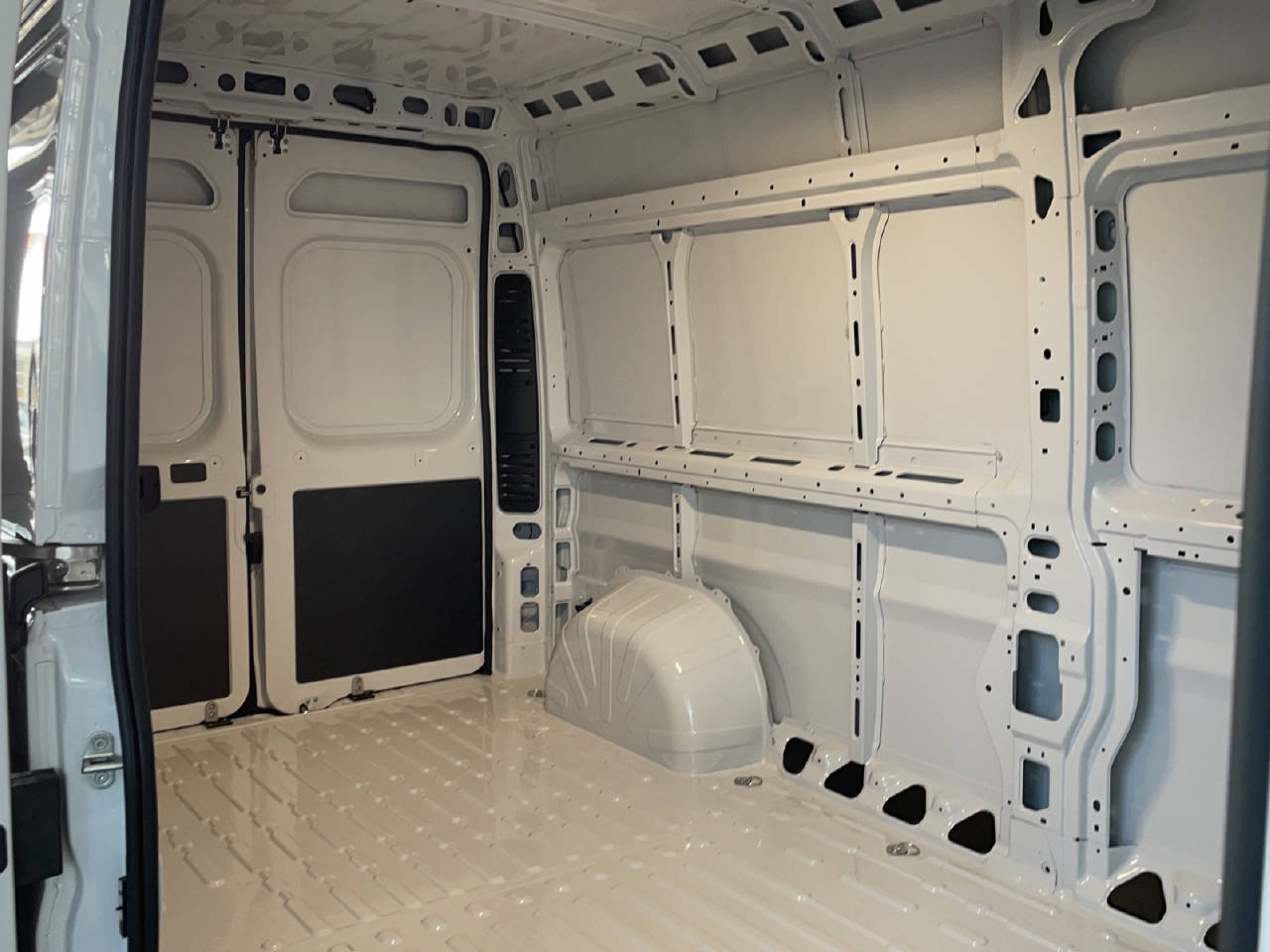 FIAT E-Ducato 35 47 kWh L3H2-image-12