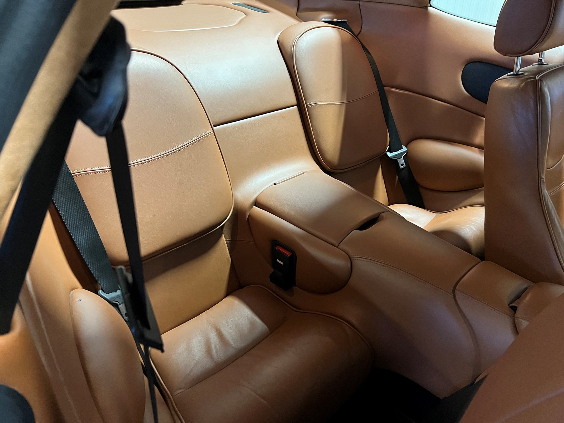 ASTON MARTIN DB7 Vantage-image-13