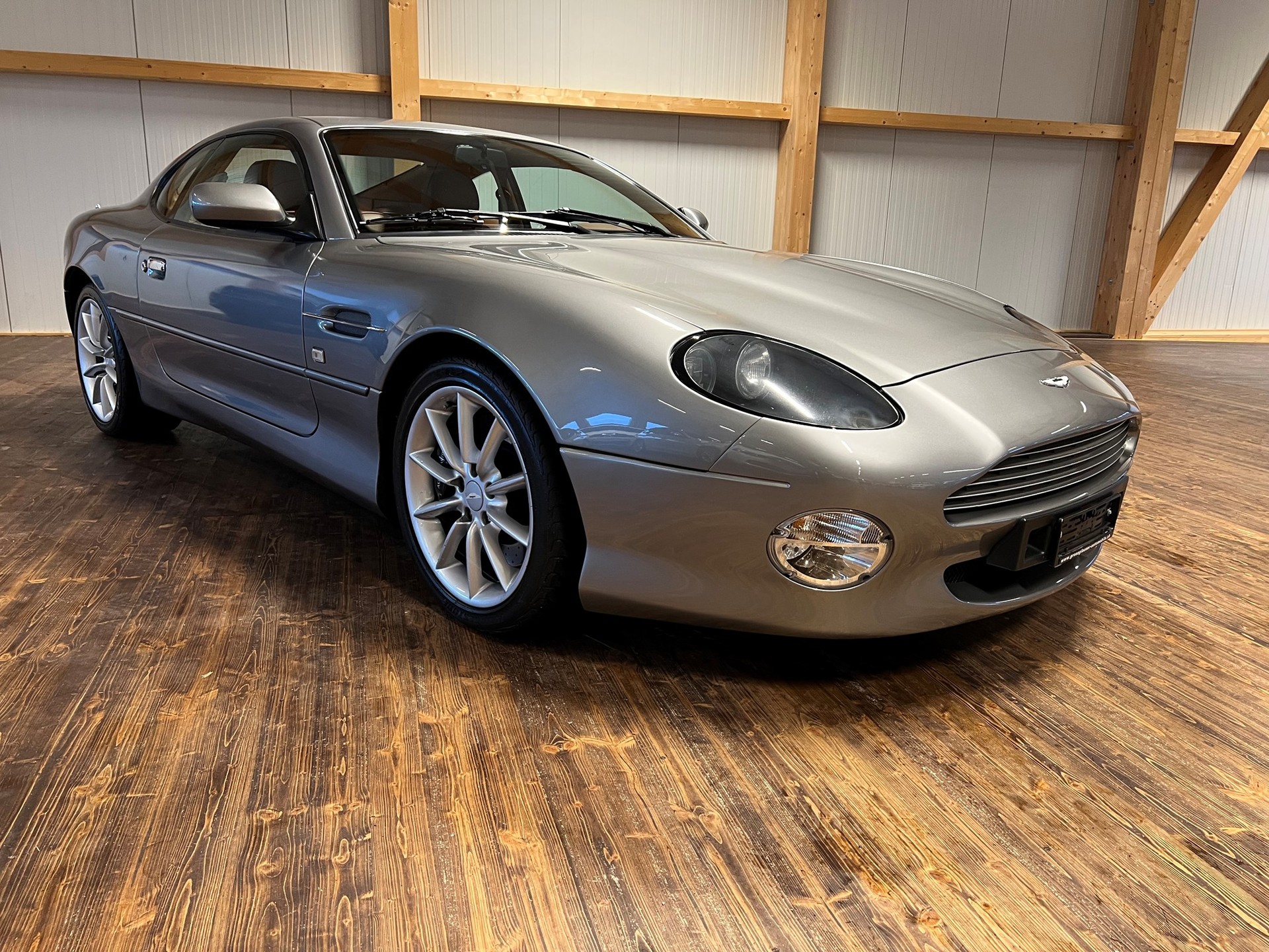ASTON MARTIN DB7 Vantage-showroom-element-2