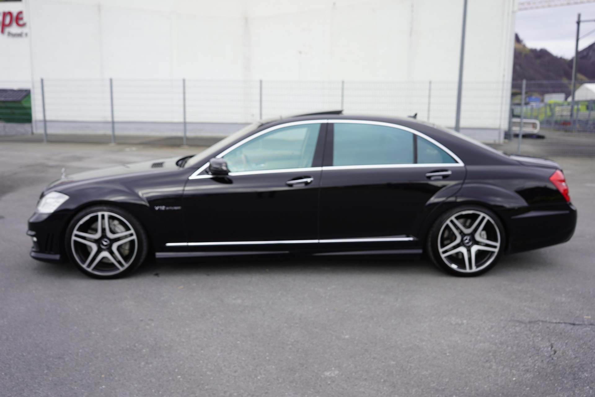 MERCEDES-BENZ S 65 AMG L Automatic-image-3
