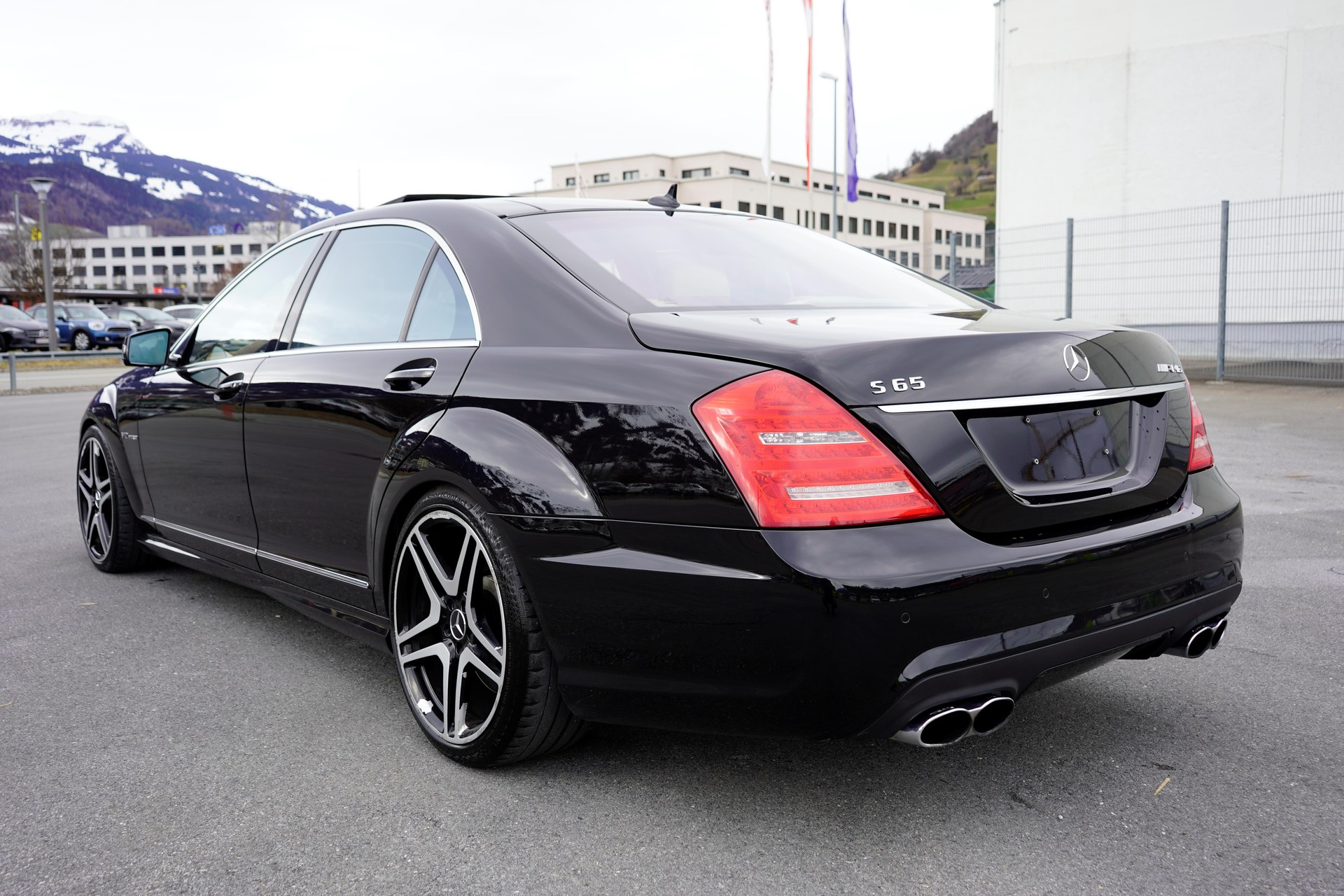 MERCEDES-BENZ S 65 AMG L Automatic-image-4