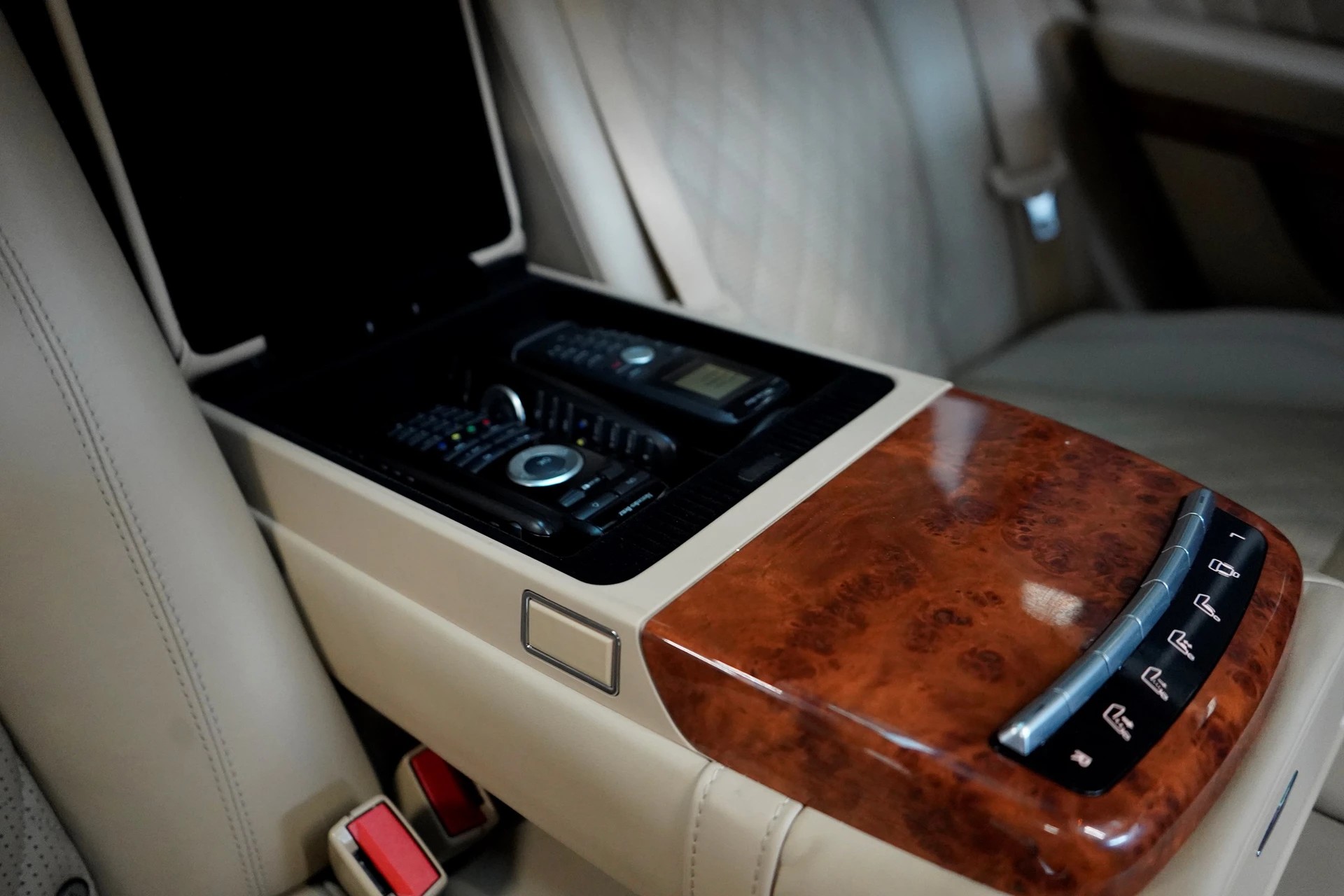 MERCEDES-BENZ S 65 AMG L Automatic-image-10