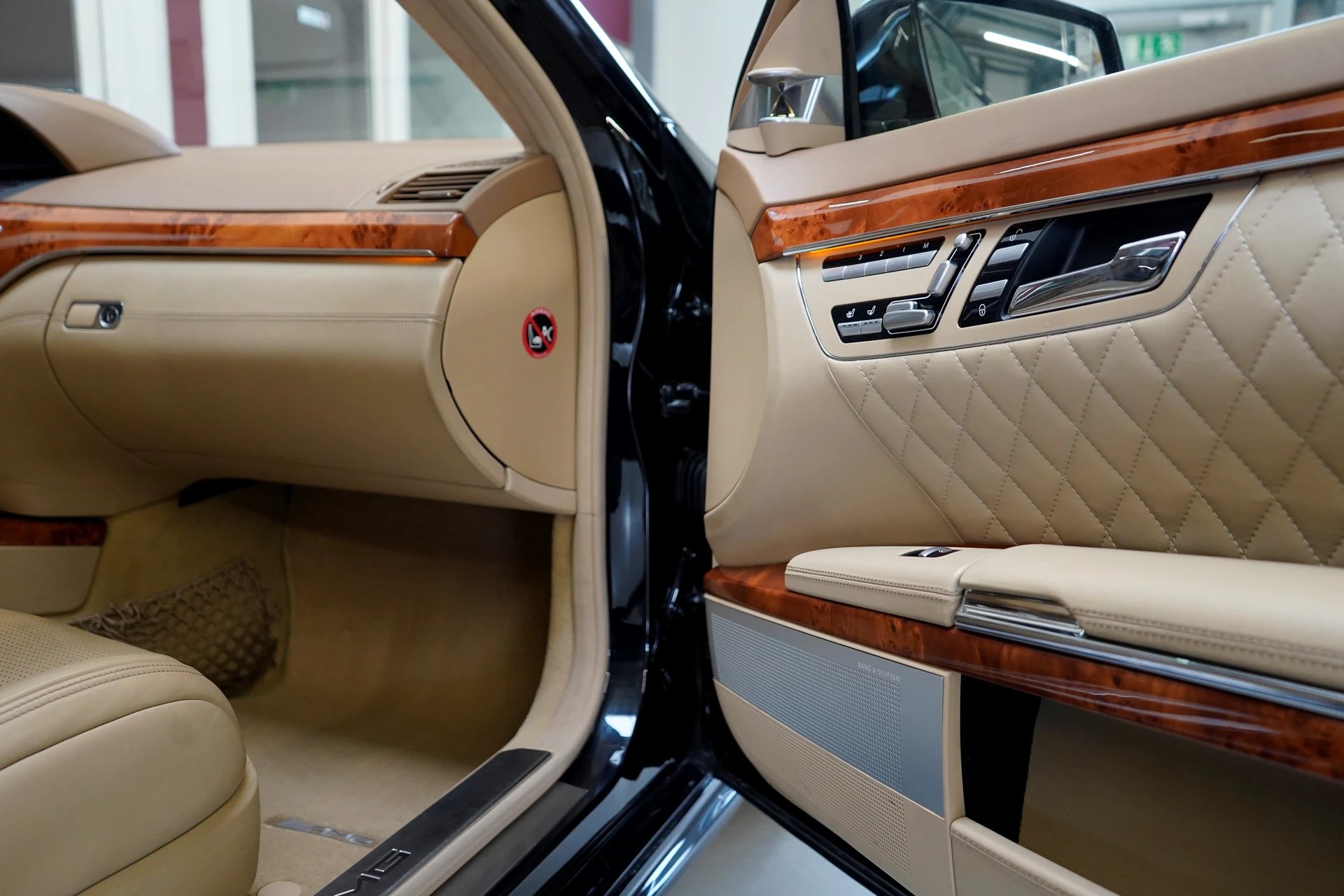 MERCEDES-BENZ S 65 AMG L Automatic-image-9