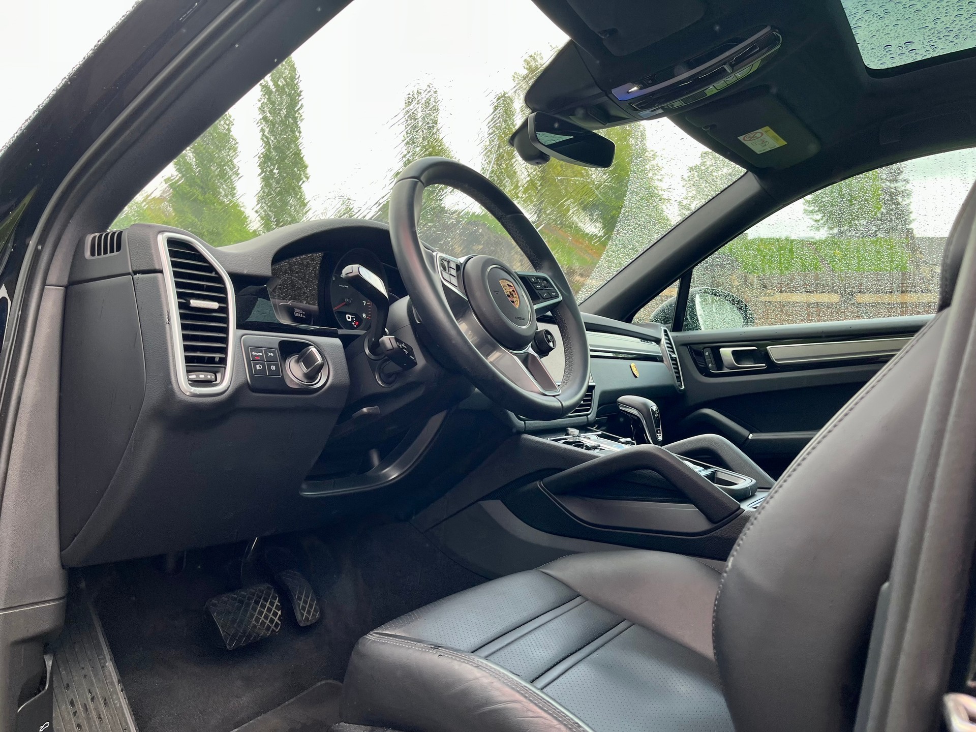 PORSCHE Cayenne Coupé Platinum Edition-image-9