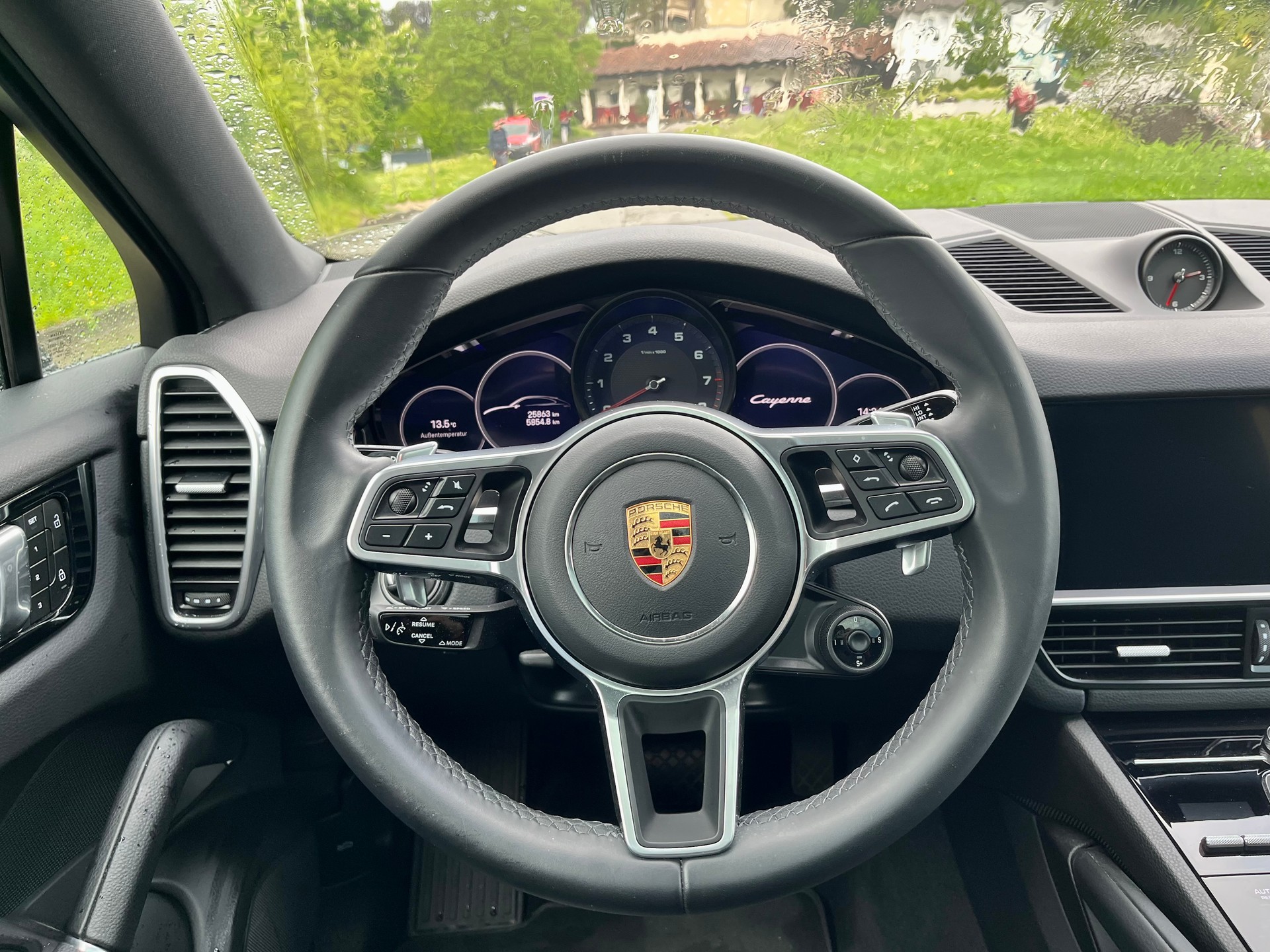 PORSCHE Cayenne Coupé Platinum Edition-image-10