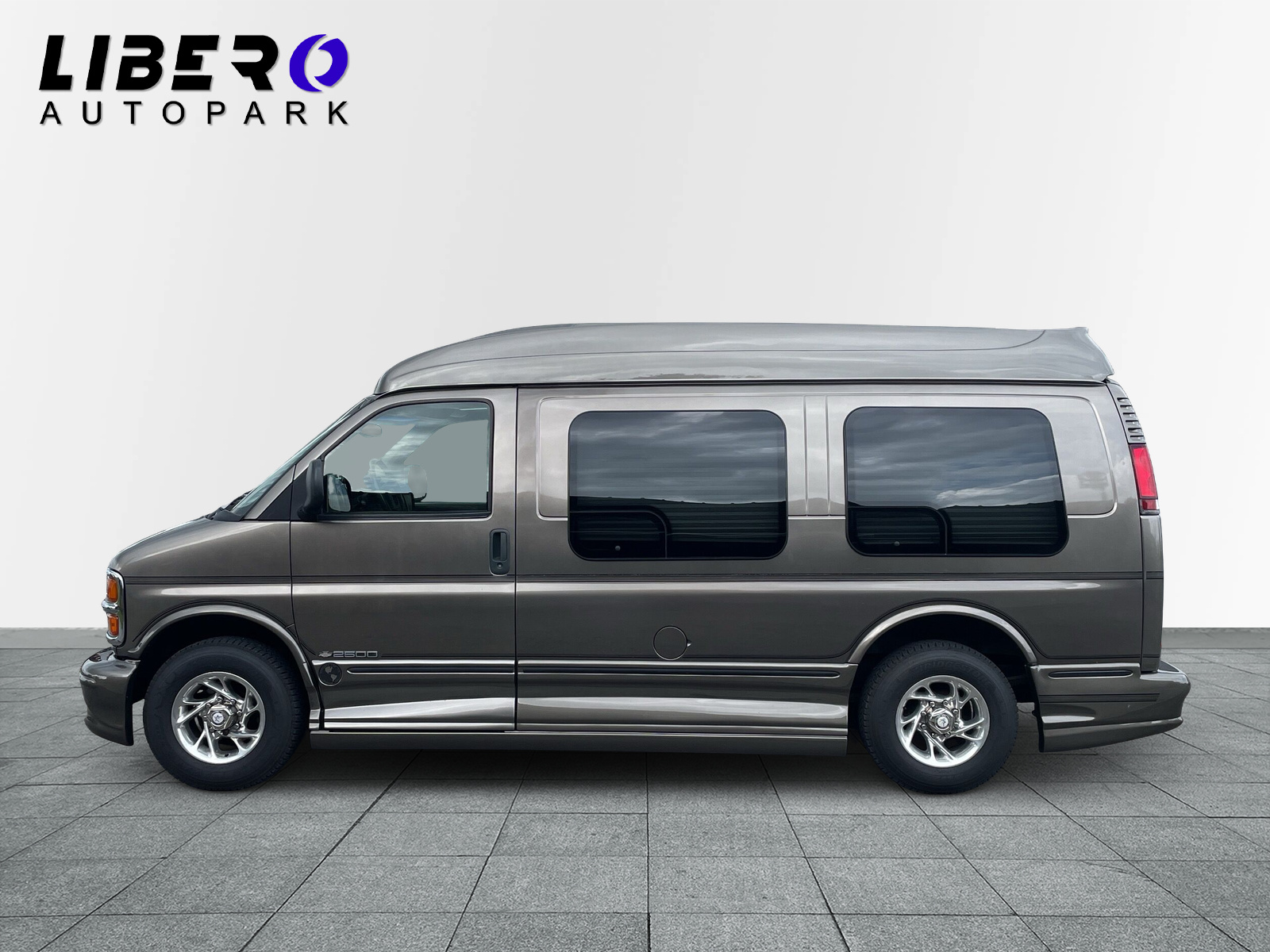 CHEVROLET RV G 2500-image-1