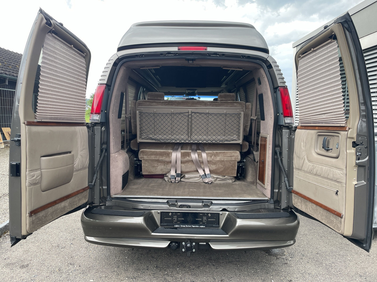 CHEVROLET RV G 2500-image-6