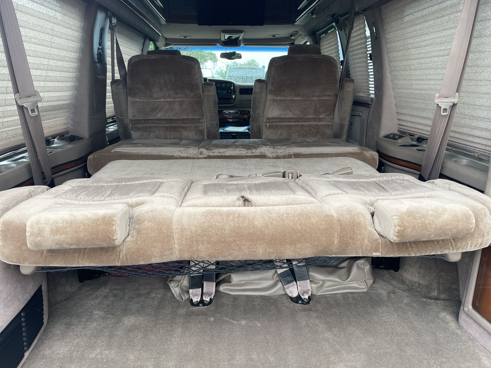 CHEVROLET RV G 2500-image-13